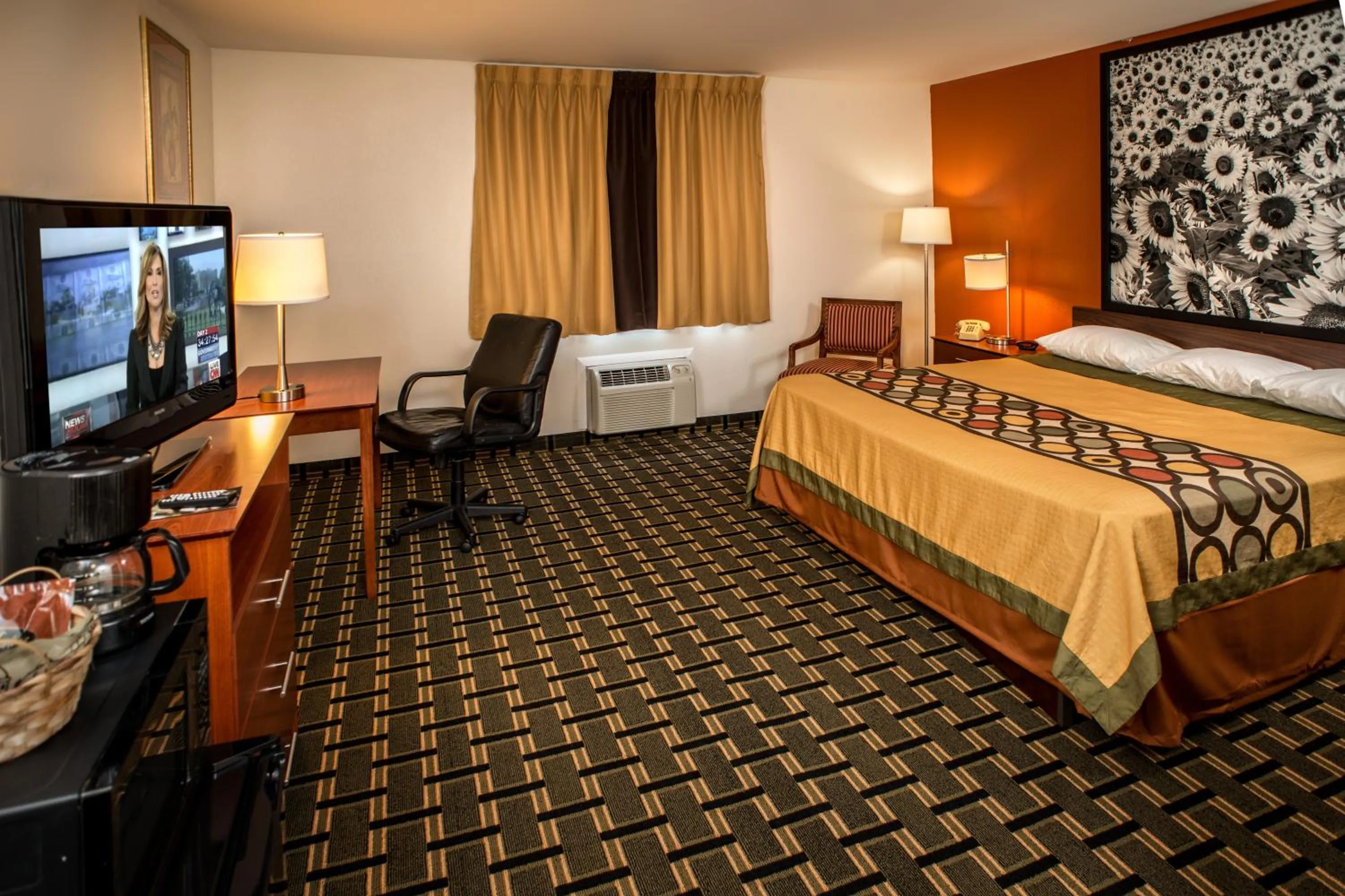 TV and multimedia, Bed in Super 8 by Wyndham Prestonsburg