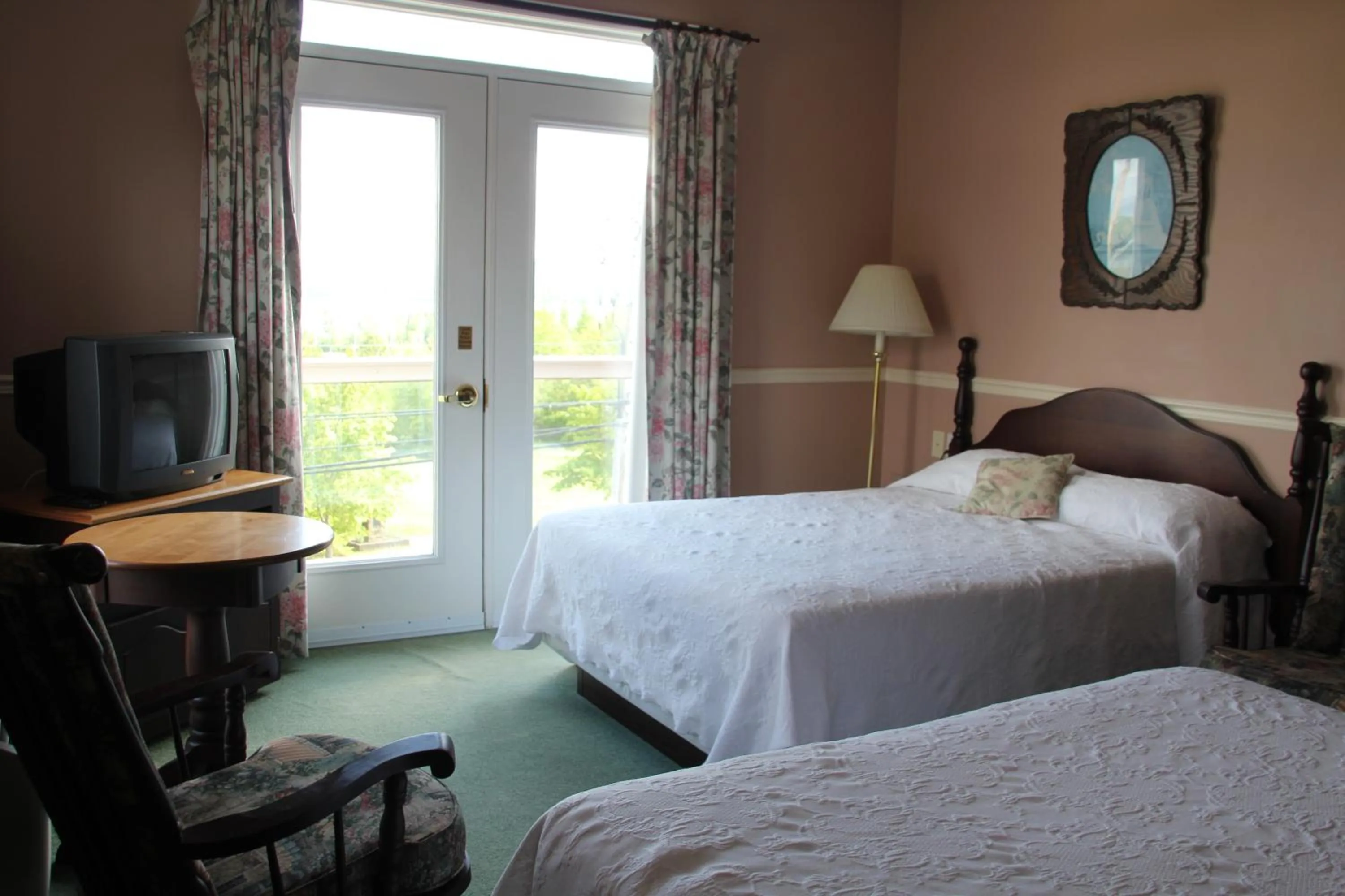 Bedroom, Bed in Lynwood Inn