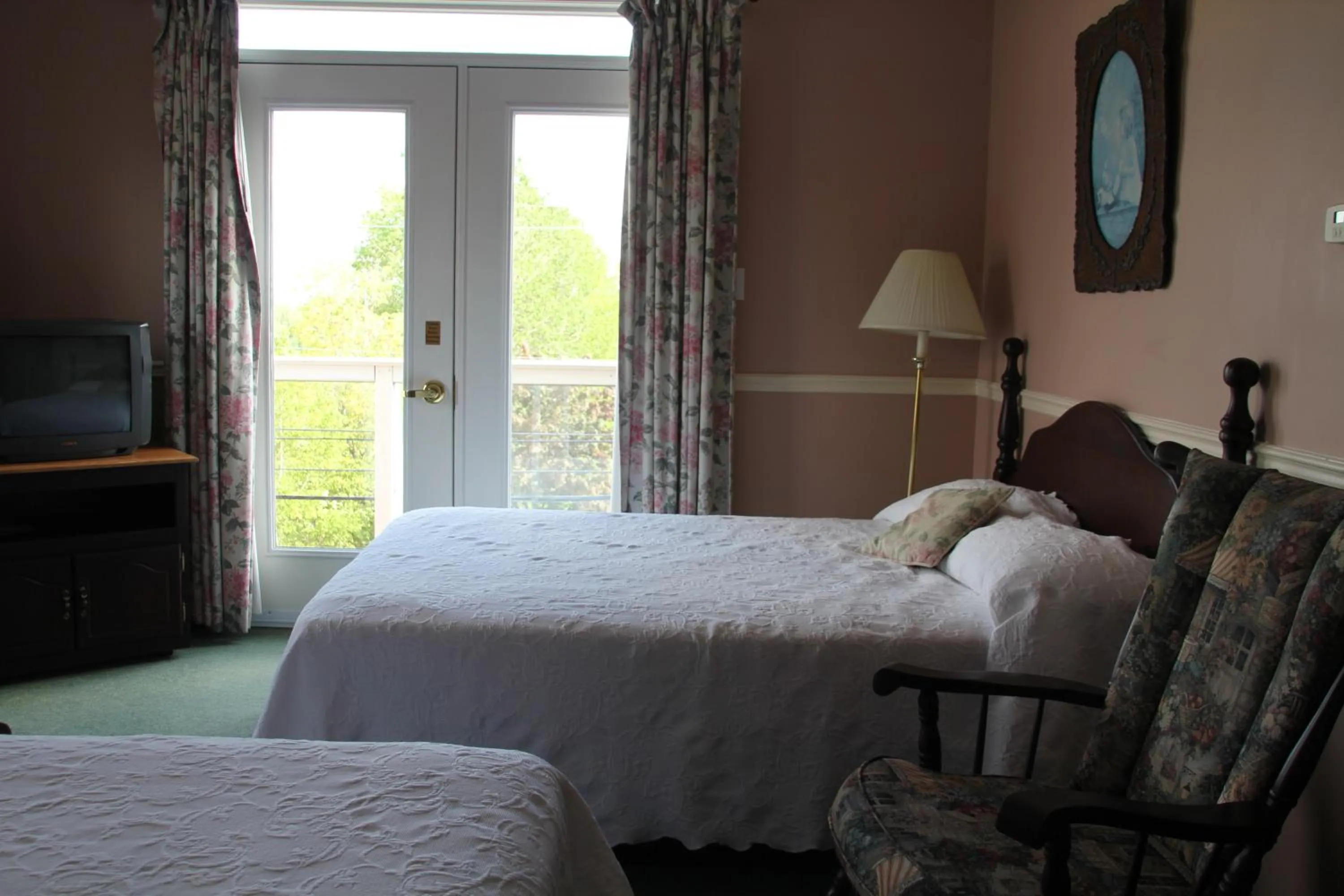 Bedroom, Bed in Lynwood Inn