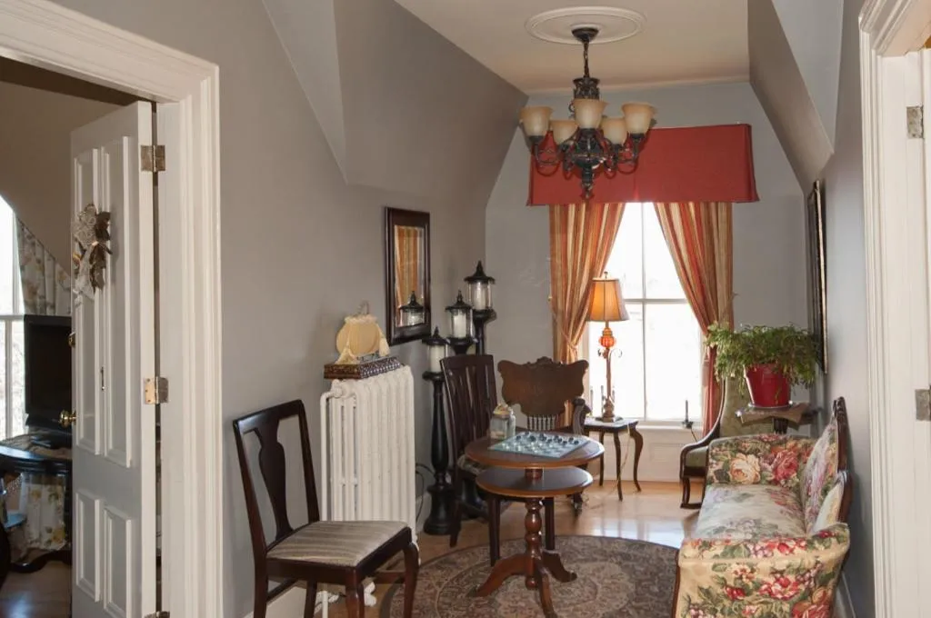 Living room in Lynwood Inn