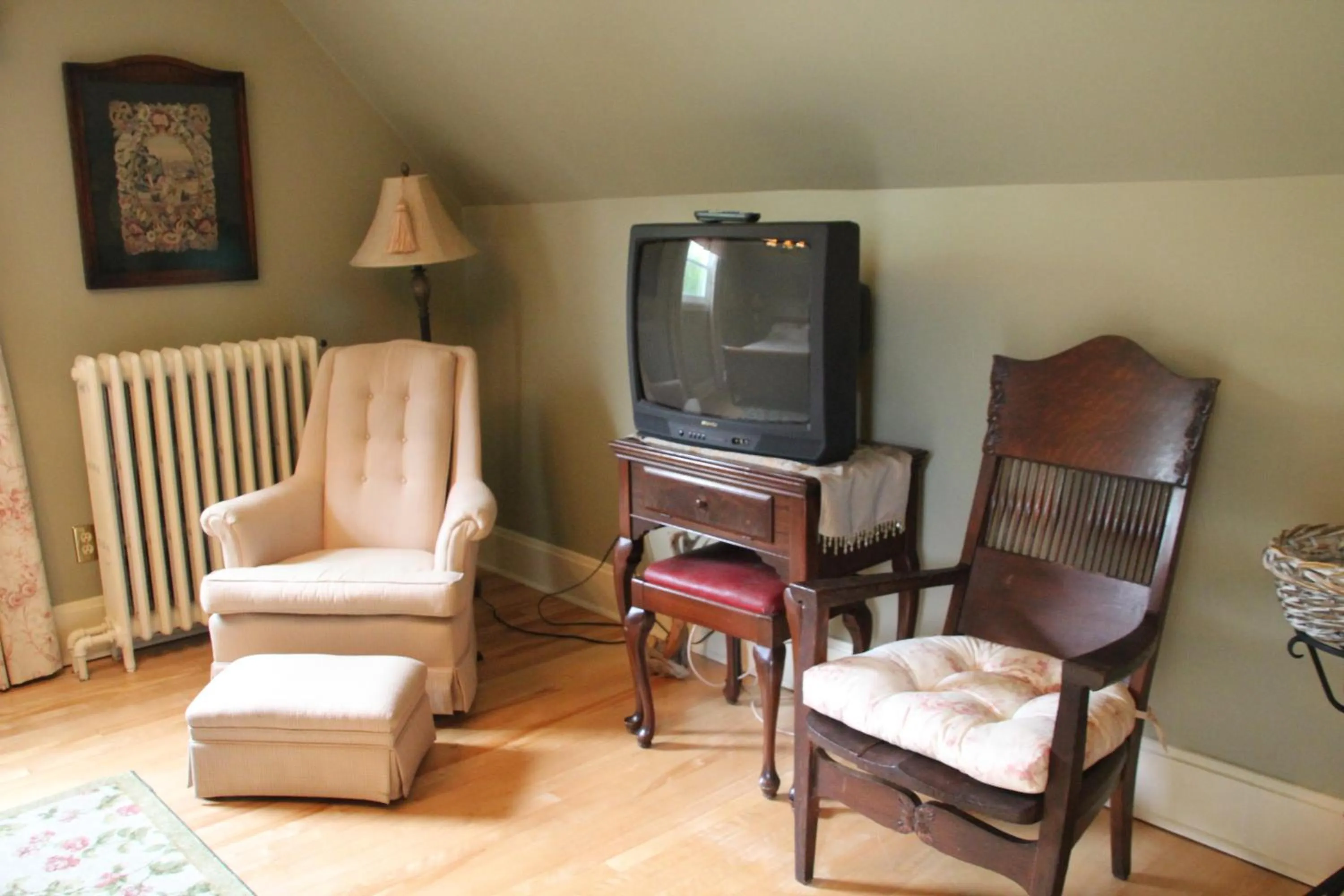 Living room in Lynwood Inn