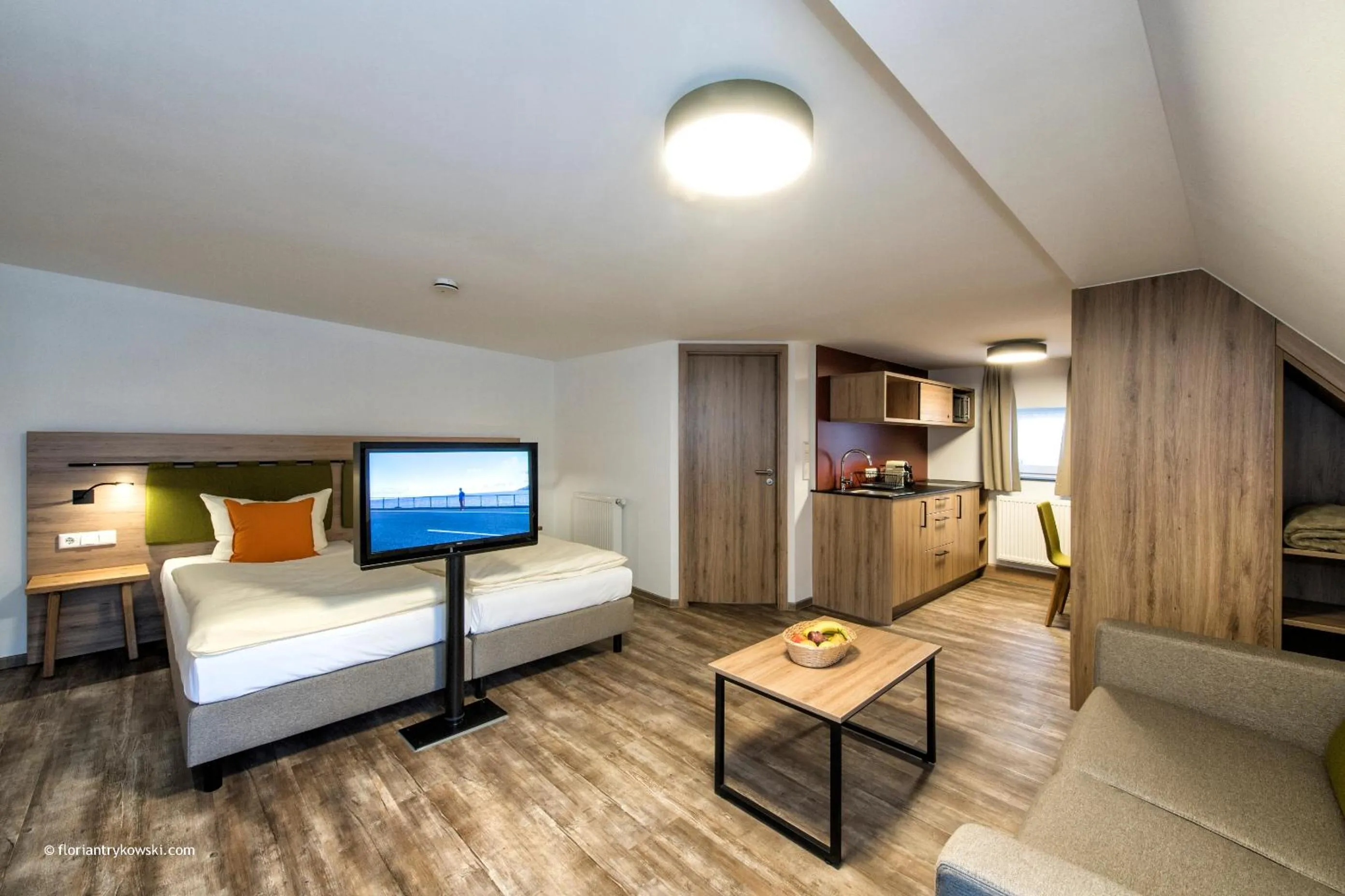 TV and multimedia, Bed in Übernachten in der Tenne