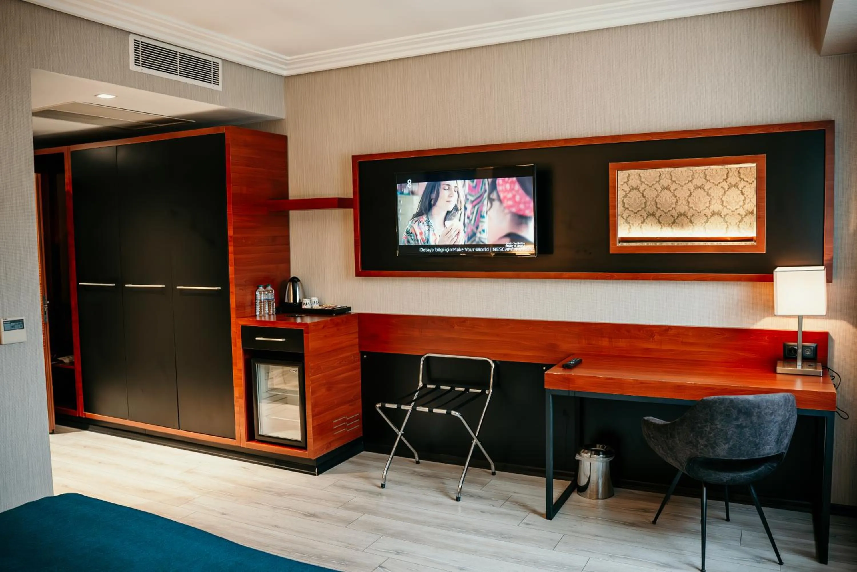 Photo of the whole room in Grand Vaves Hotel