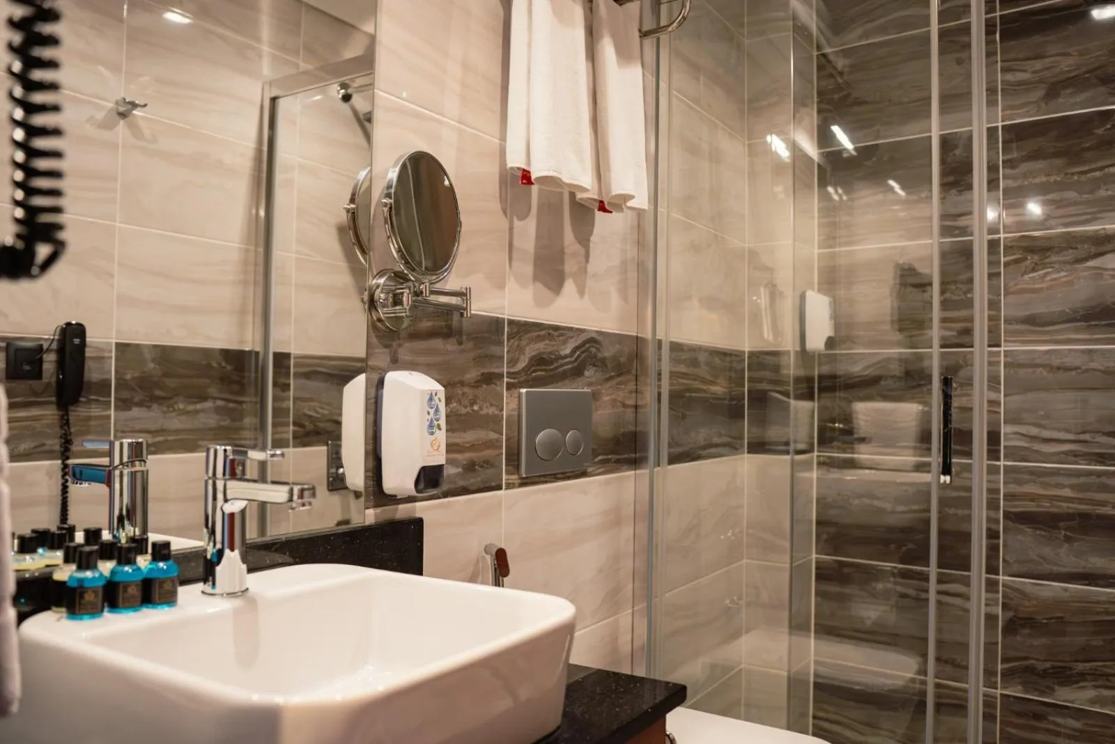 Bathroom in Grand Vaves Hotel