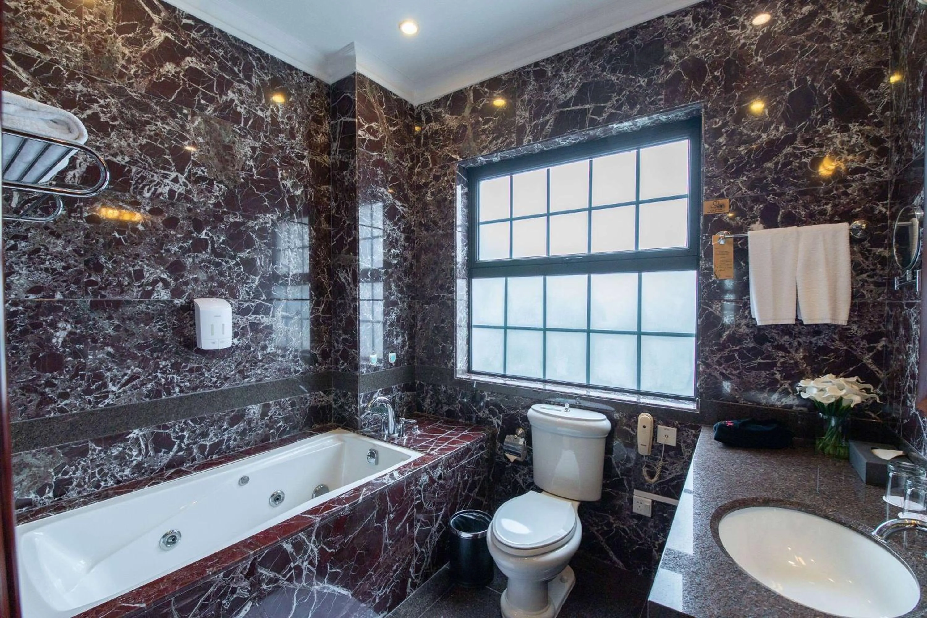 Photo of the whole room in Ramada Plaza Sino-Bay Shanghai