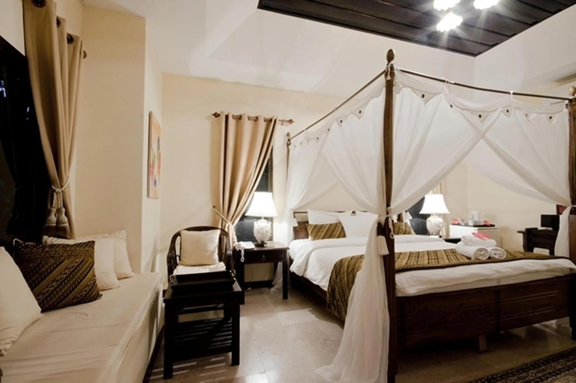 Bed in Villa Khao Phaengma