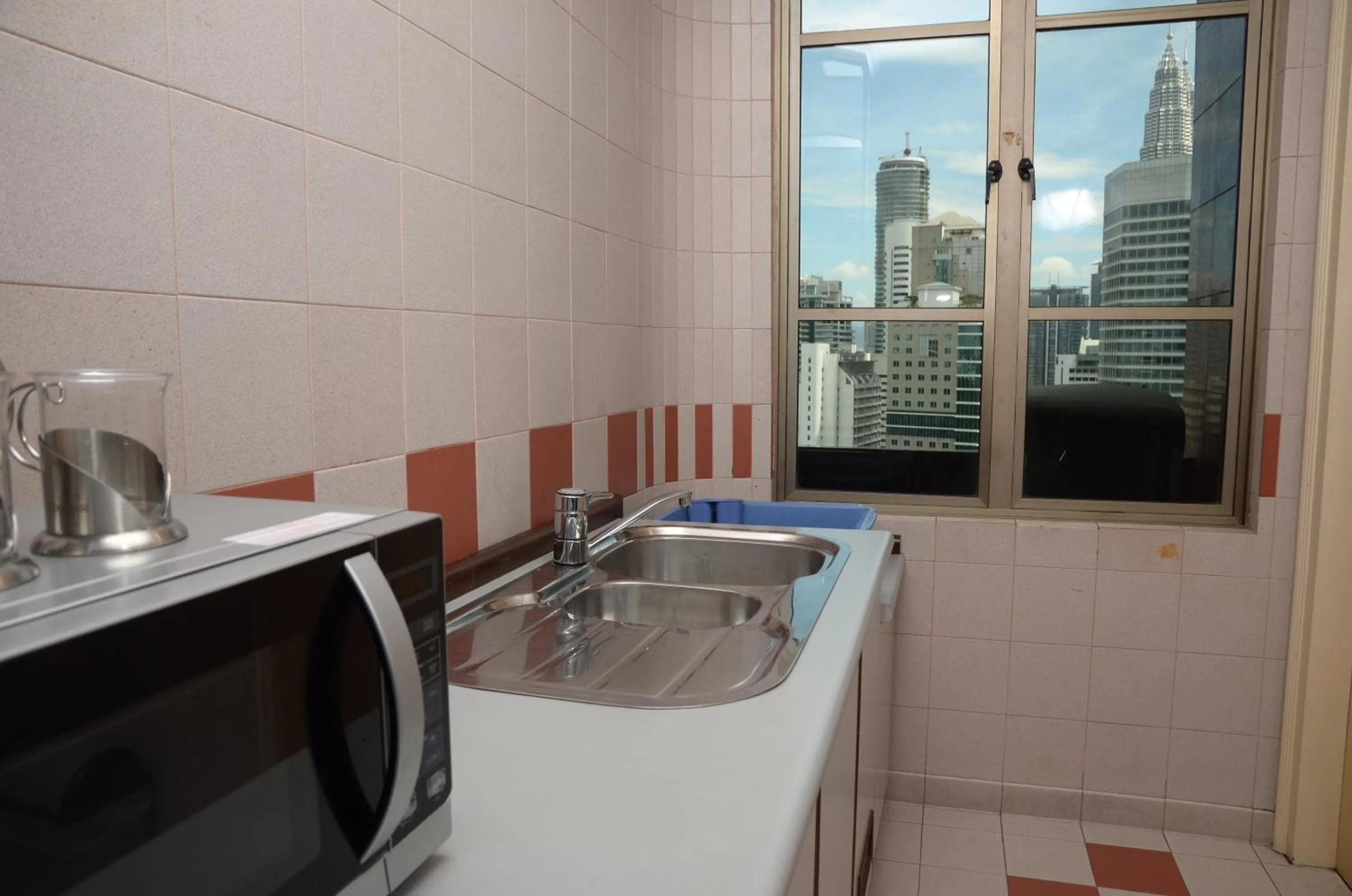 Kitchen or kitchenette in The Maple Suite