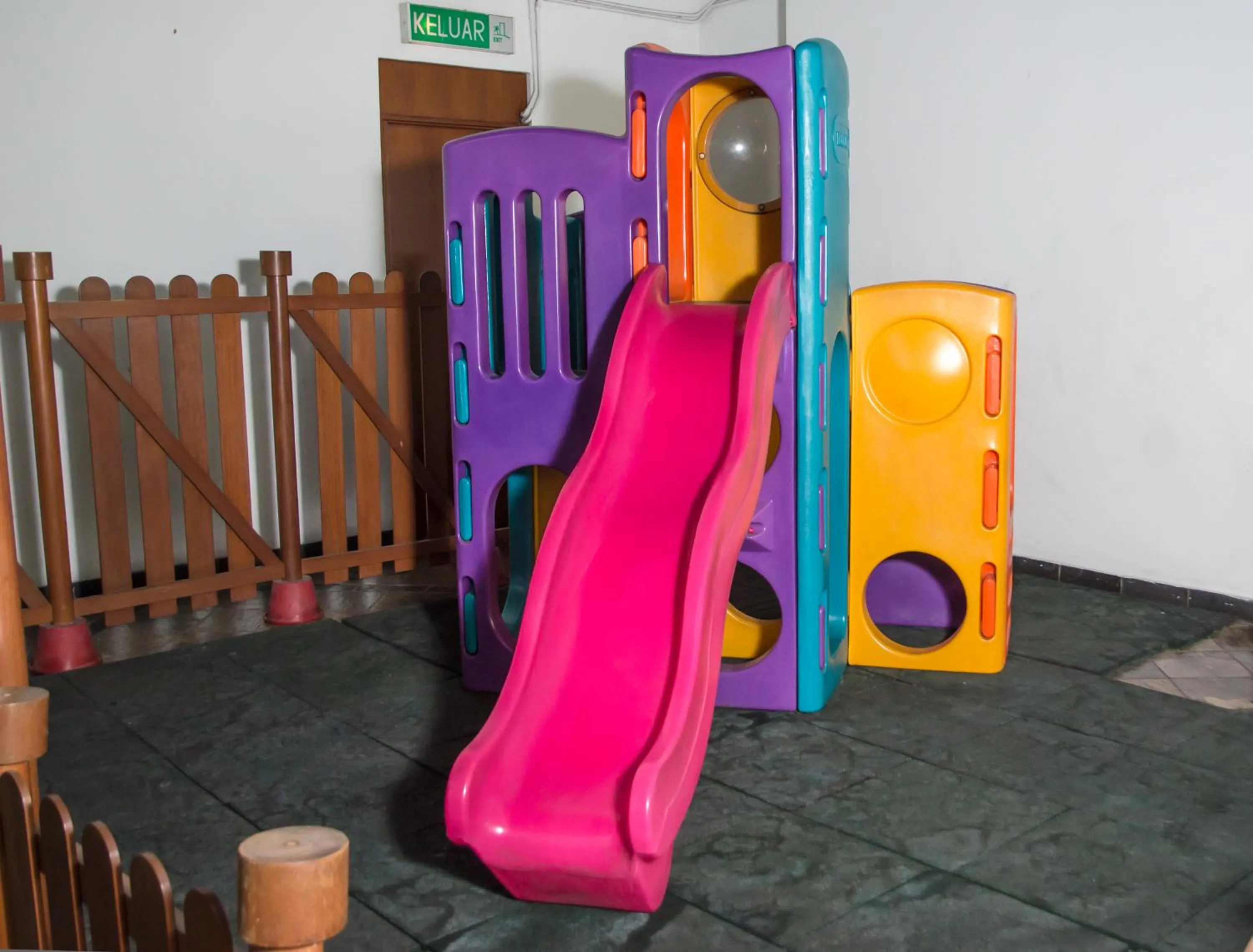 Area and facilities in The Maple Suite