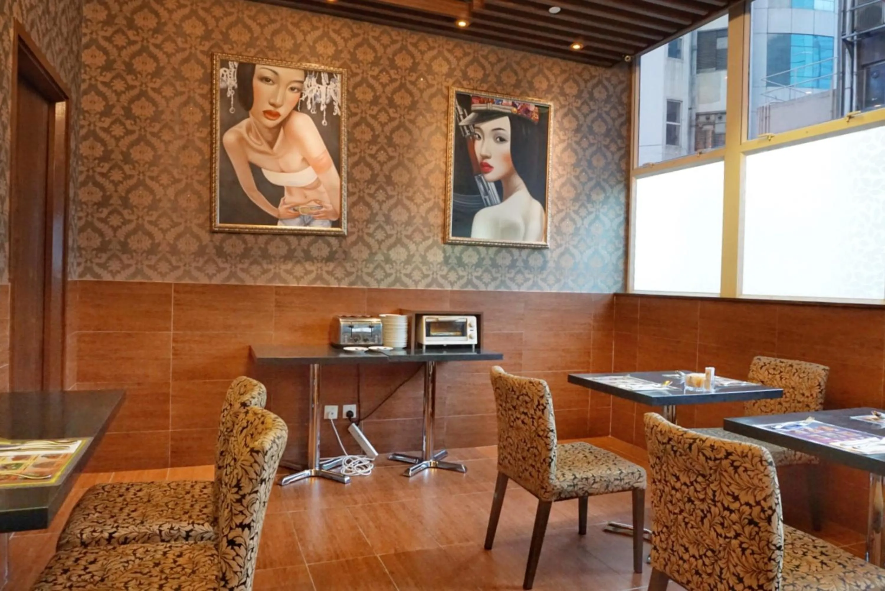 Restaurant/places to eat in Best Western Hotel Causeway Bay