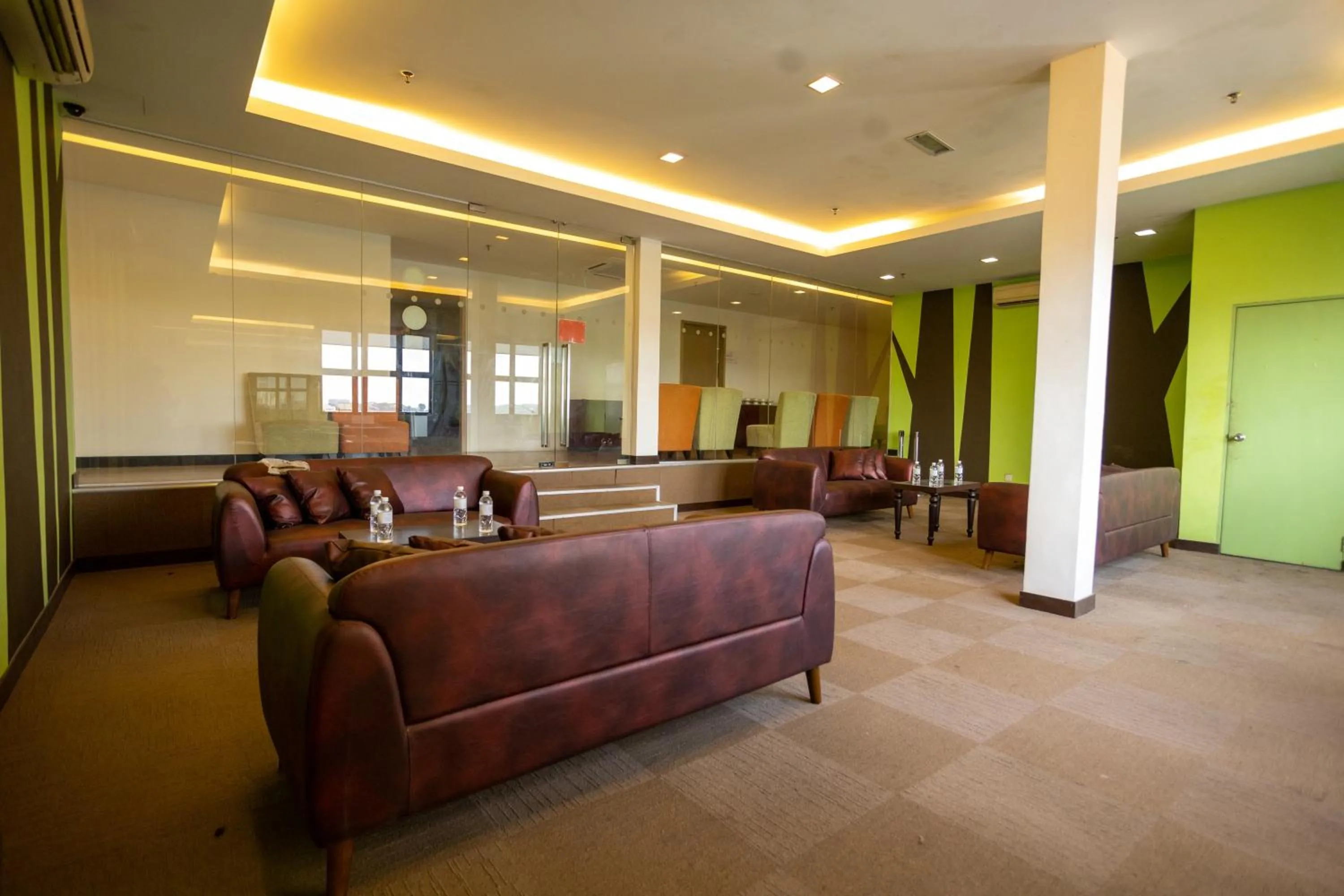 Lounge or bar in Citrus Hotel Johor Bahru by Compass Hospitality