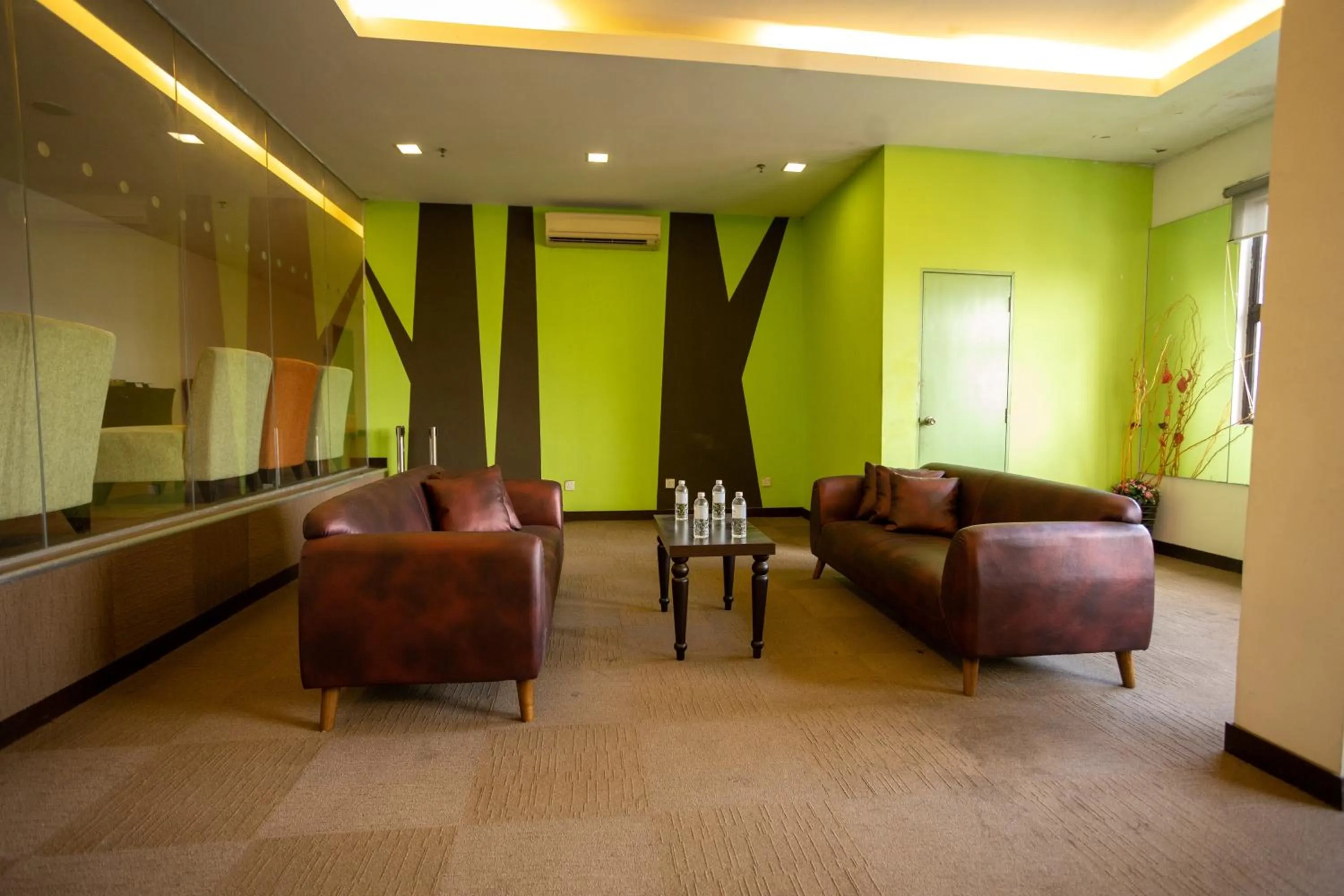 Lounge or bar in Citrus Hotel Johor Bahru by Compass Hospitality