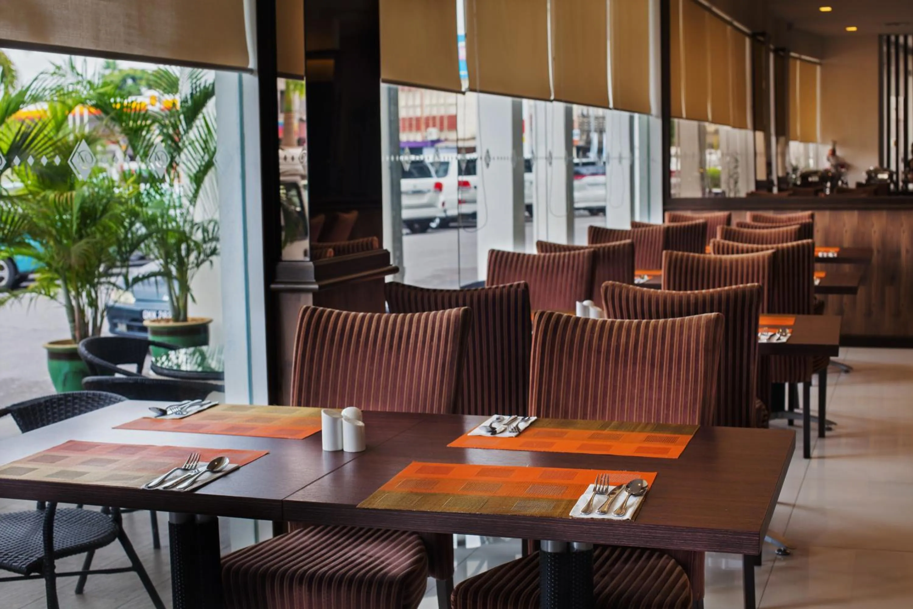 Restaurant/places to eat in DeHome Boutique Hotel