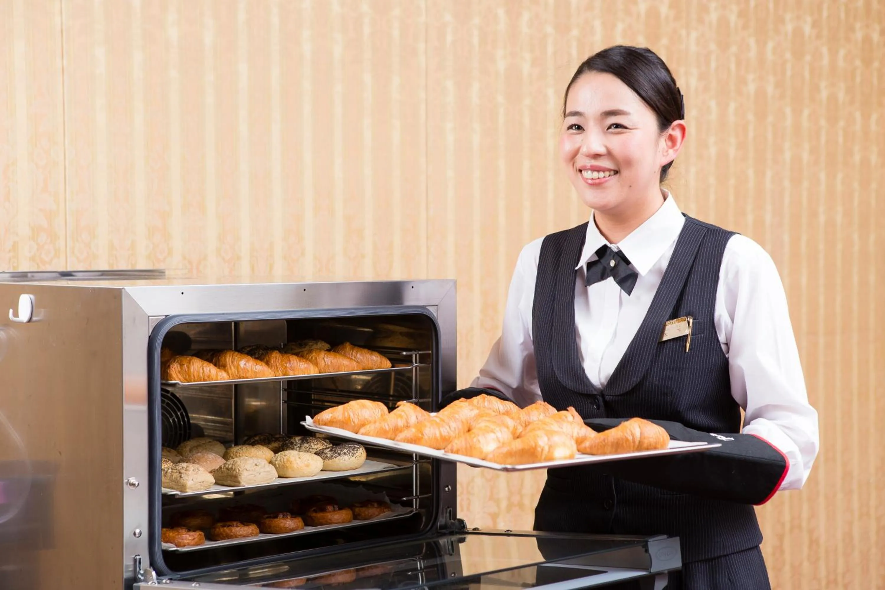 Staff in Ark Hotel Kyoto -ROUTE INN HOTELS-