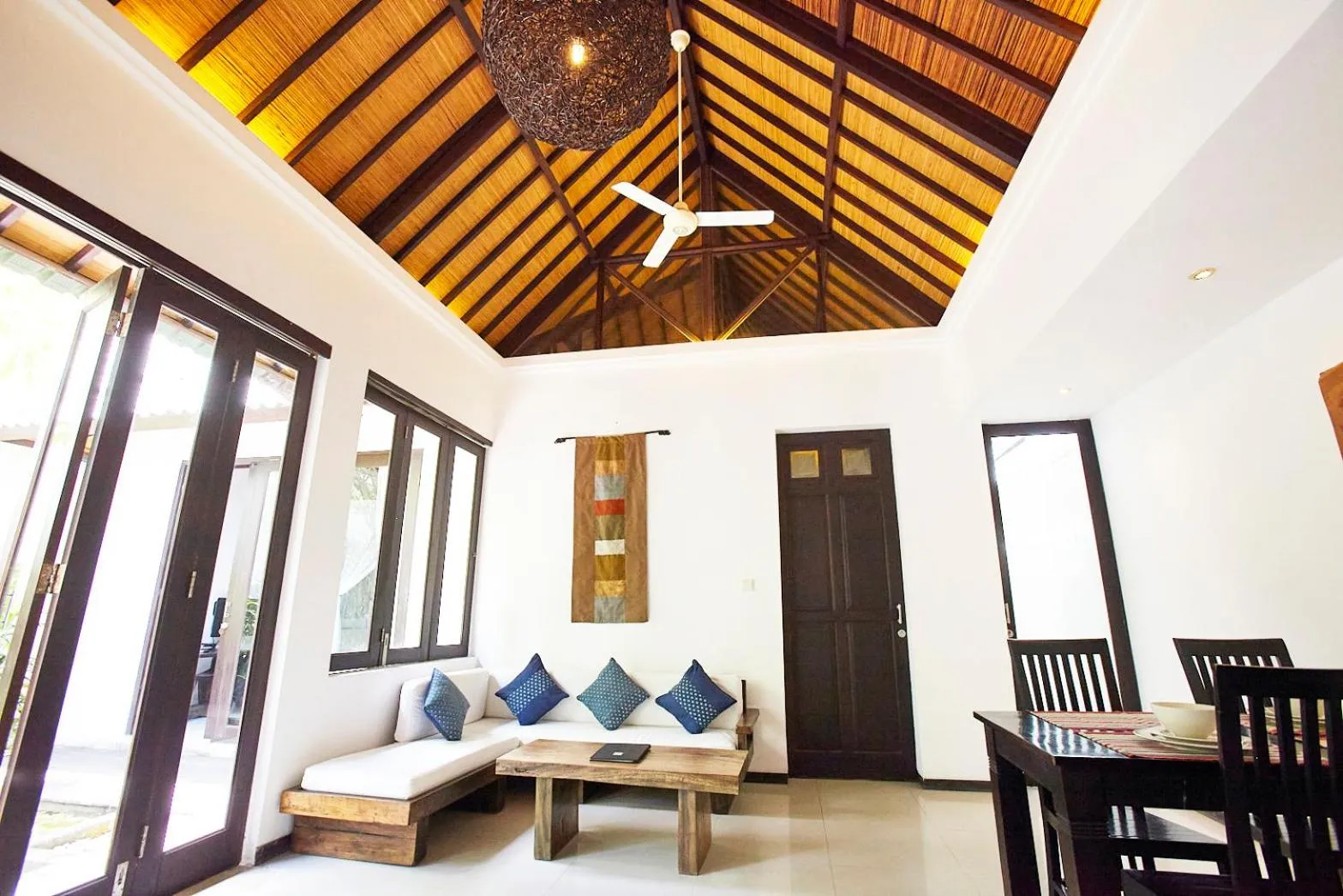 Living room in Artemis Villa Hotel