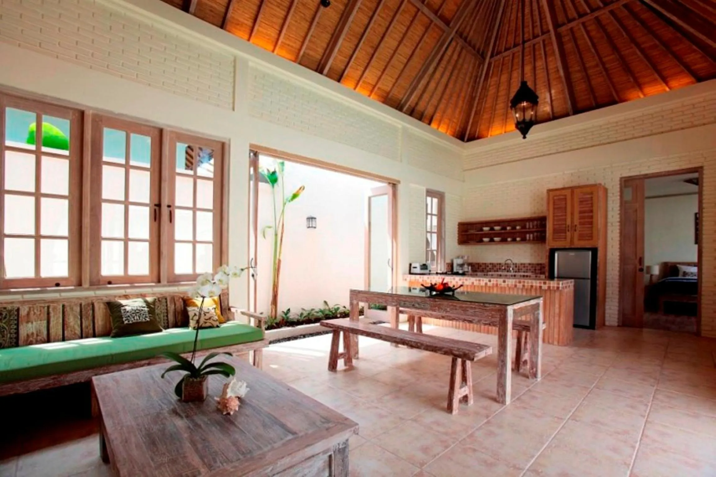 Living room in Artemis Villa Hotel