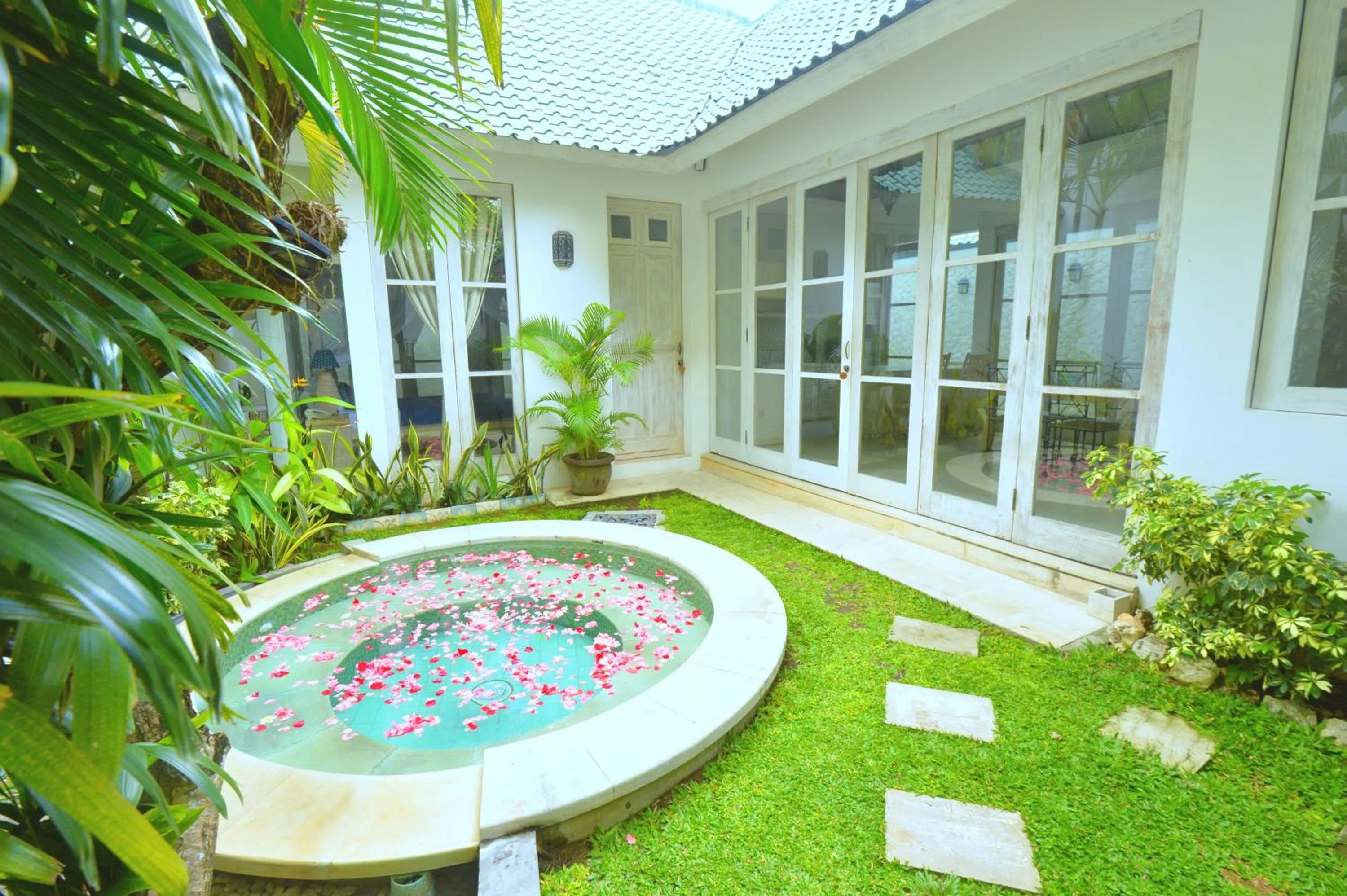 Garden view in Artemis Villa Hotel