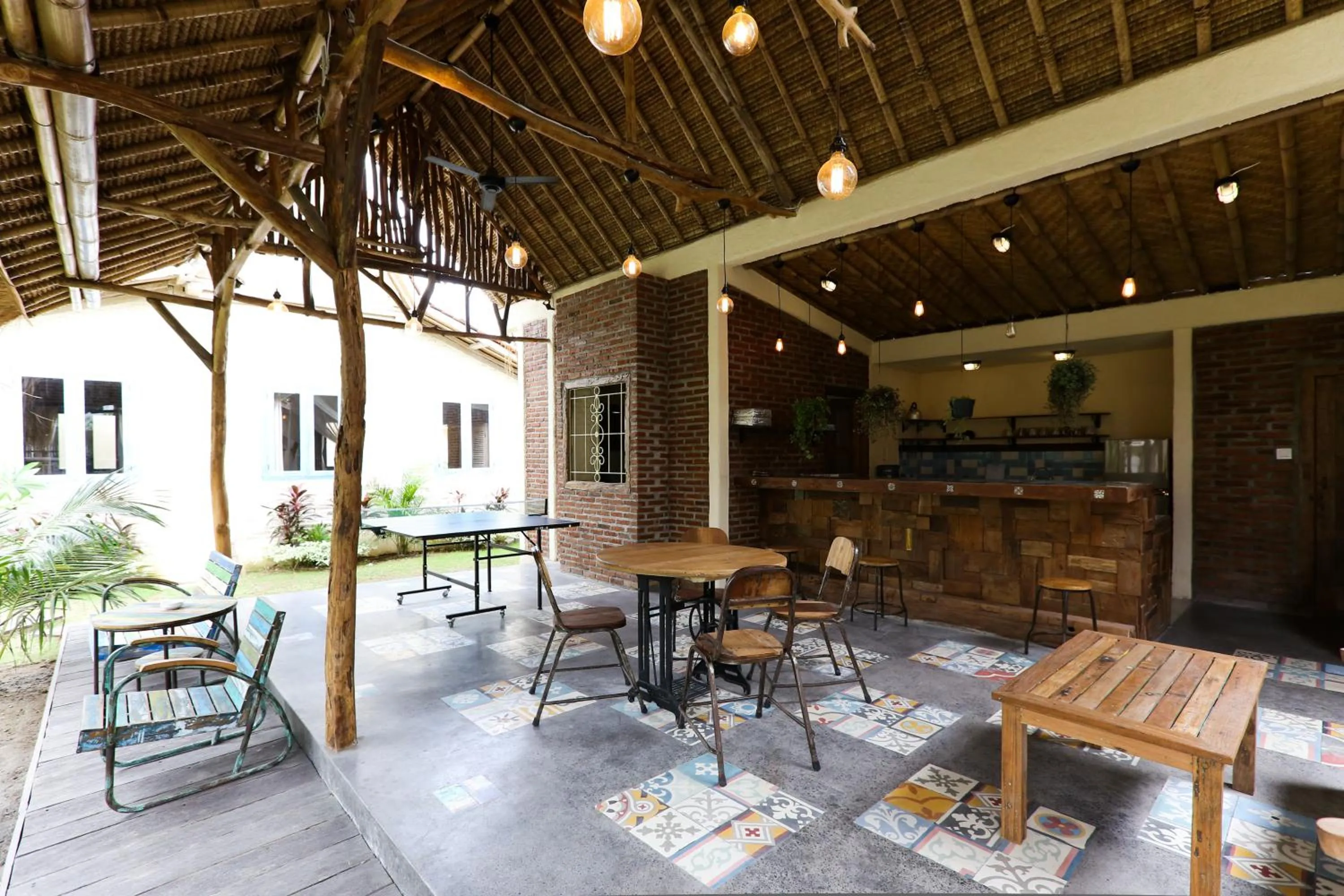 Communal lounge/ TV room in Artemis Villa Hotel