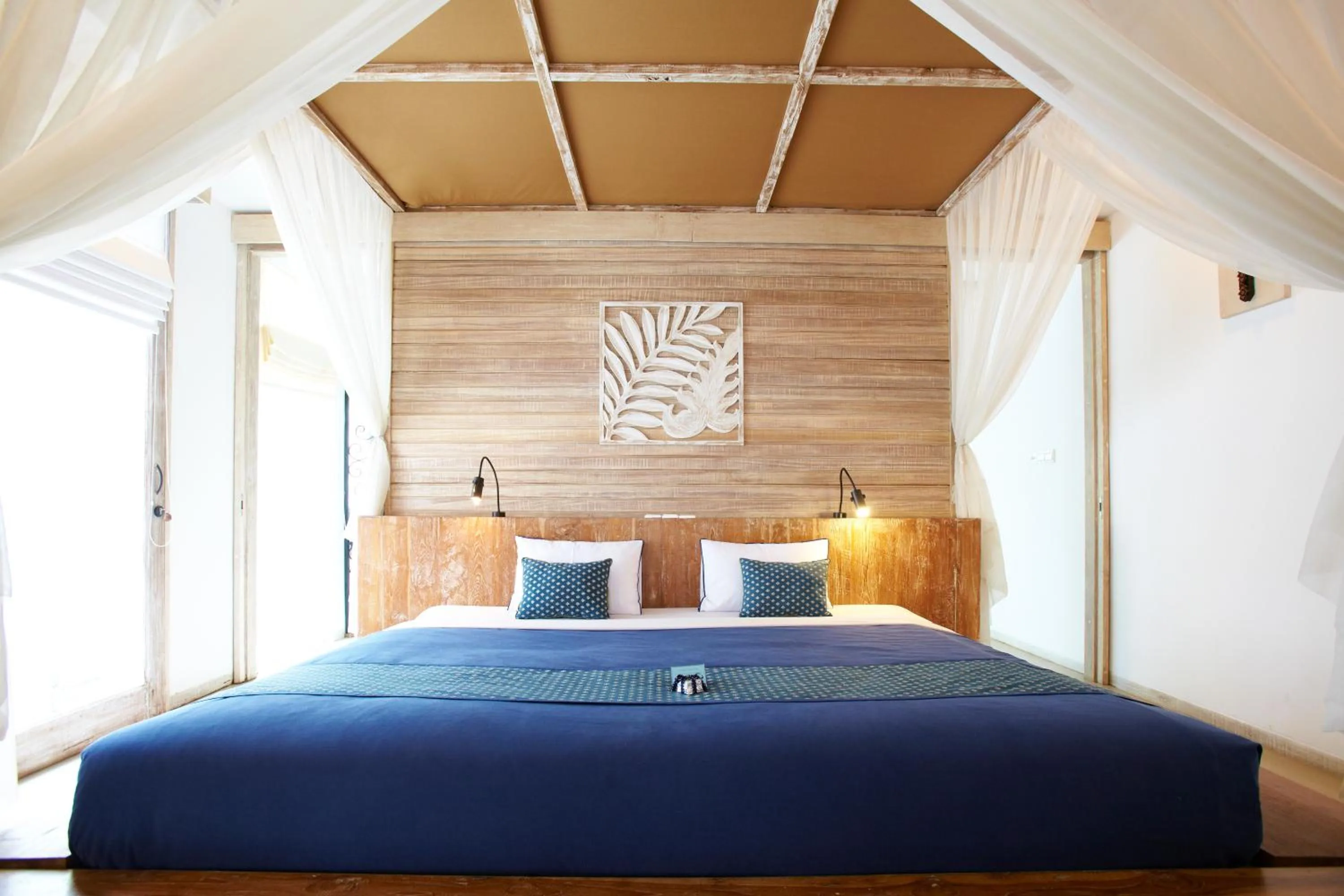 Bed in Artemis Villa Hotel