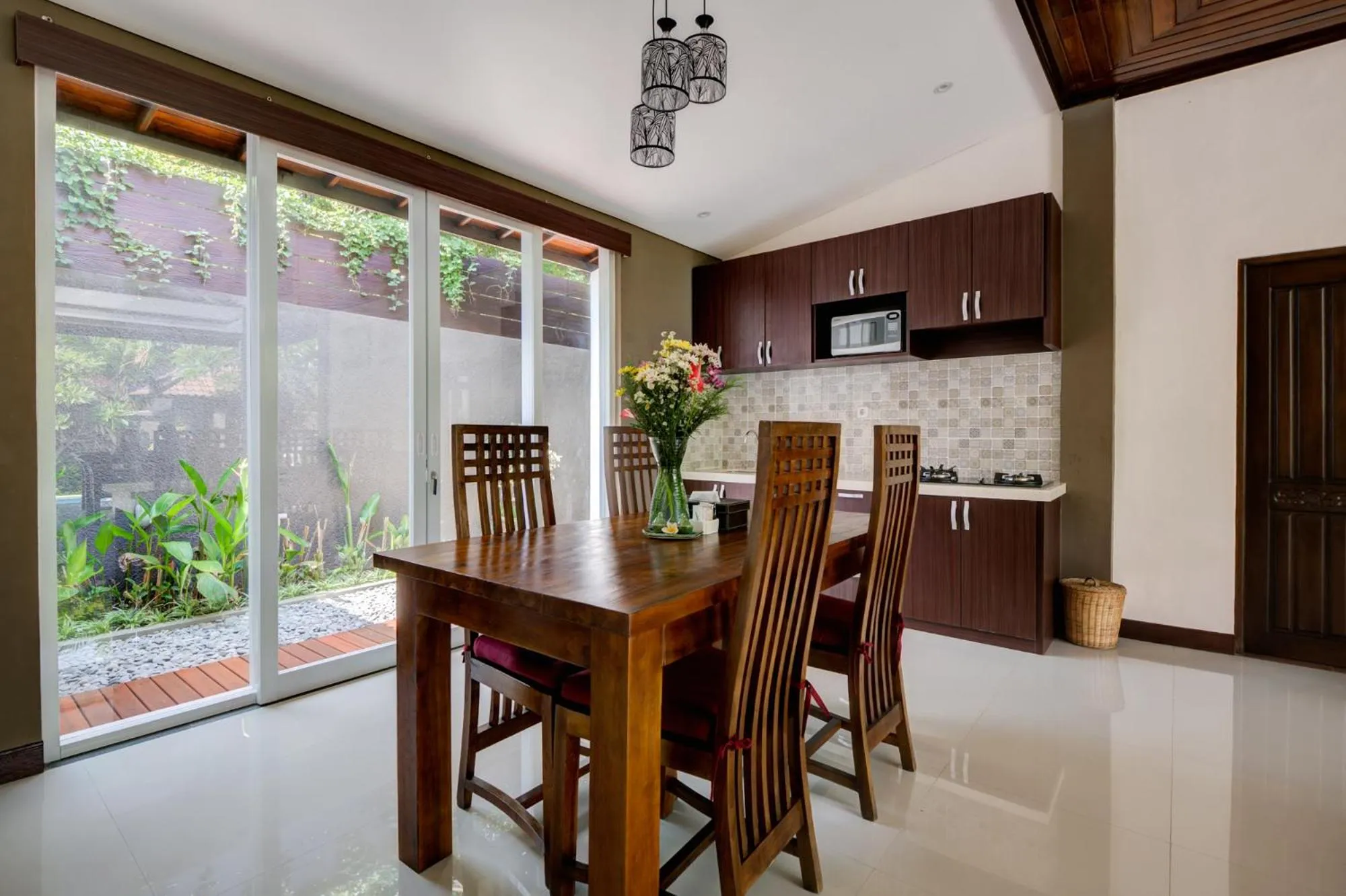 Dining area in Gracia Bali Villas & Apartment Managed by Manara