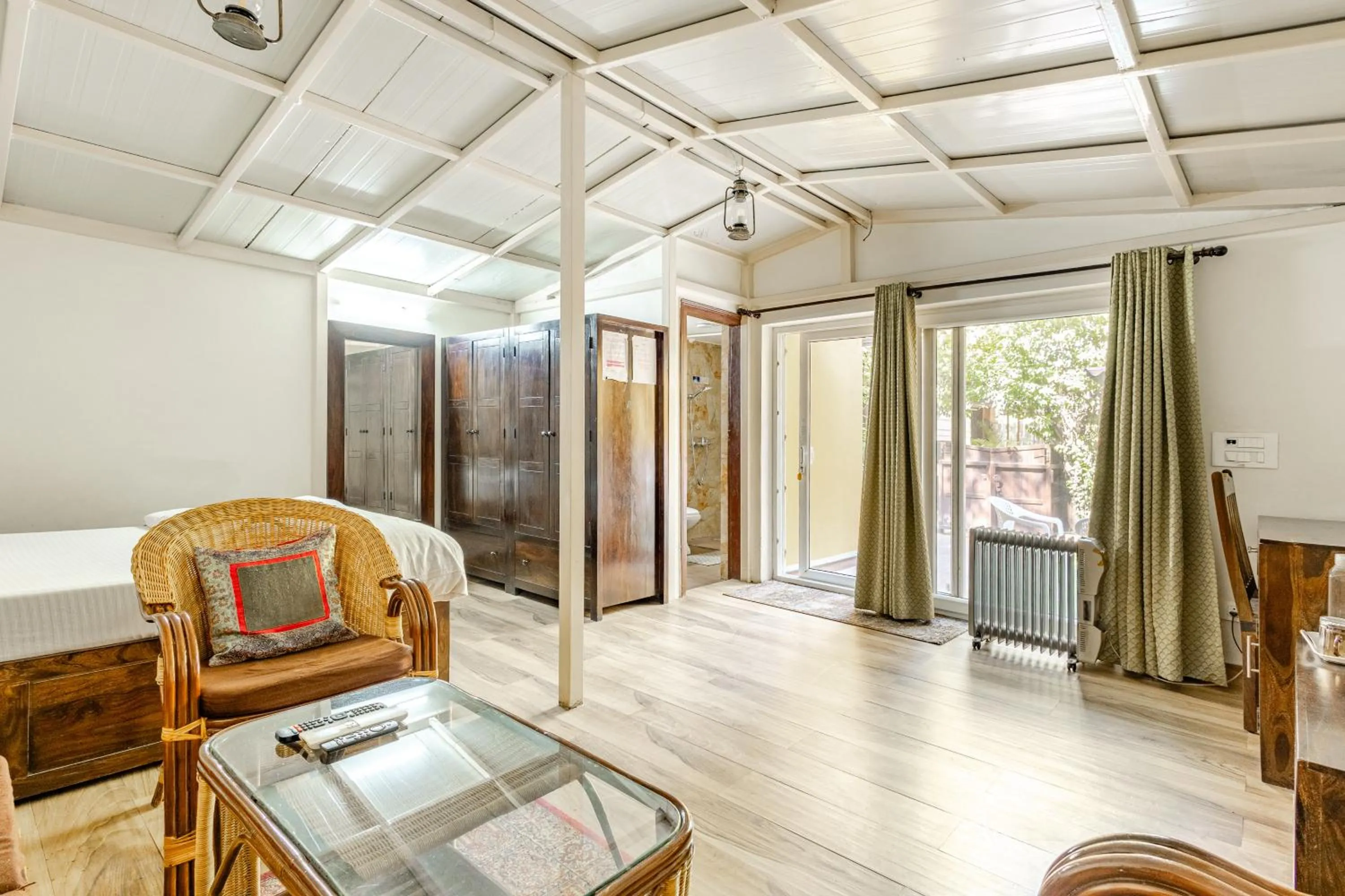 Cp Villa - Rooms with Patio