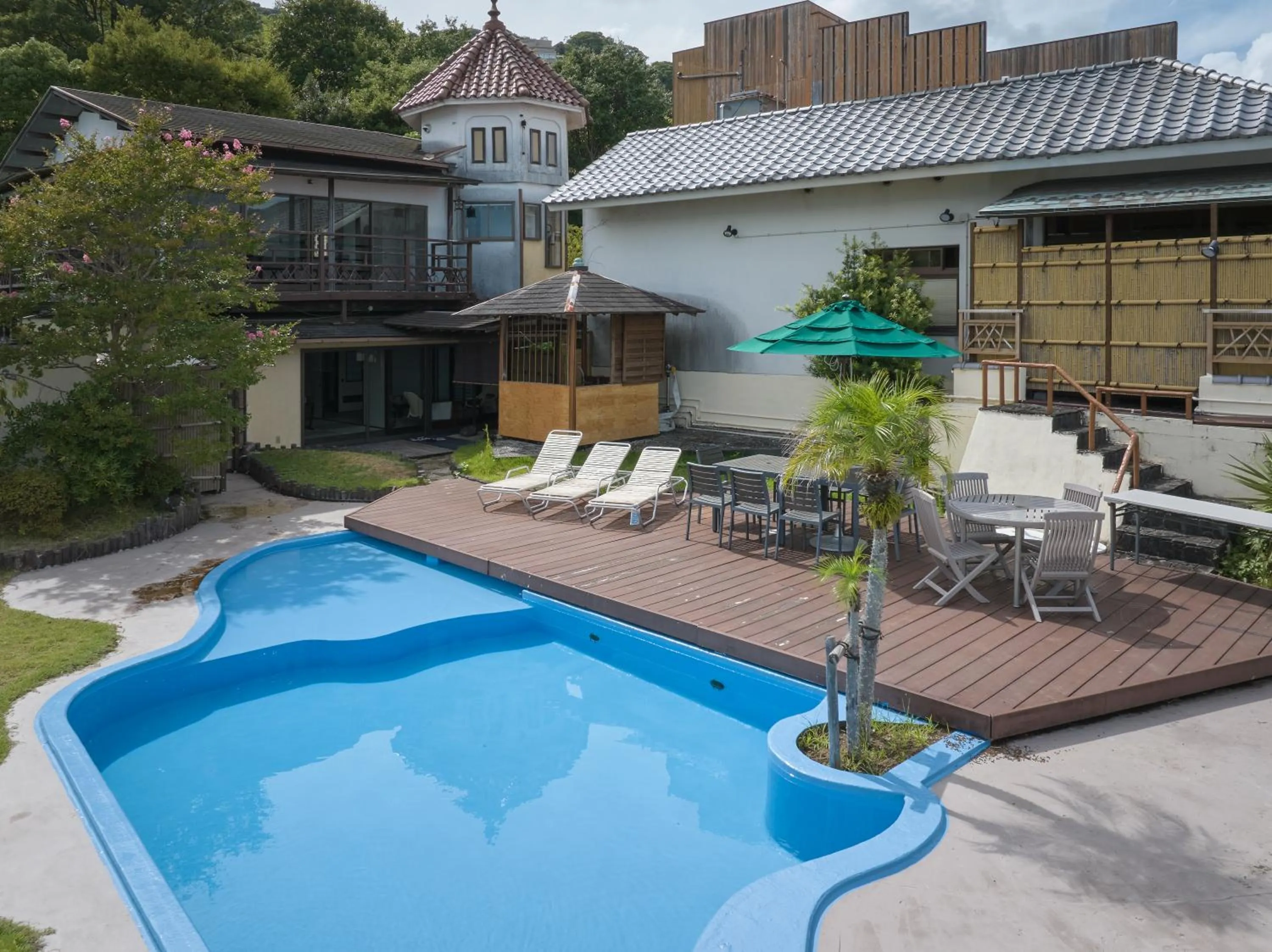 Pool view in Shin Kadoya