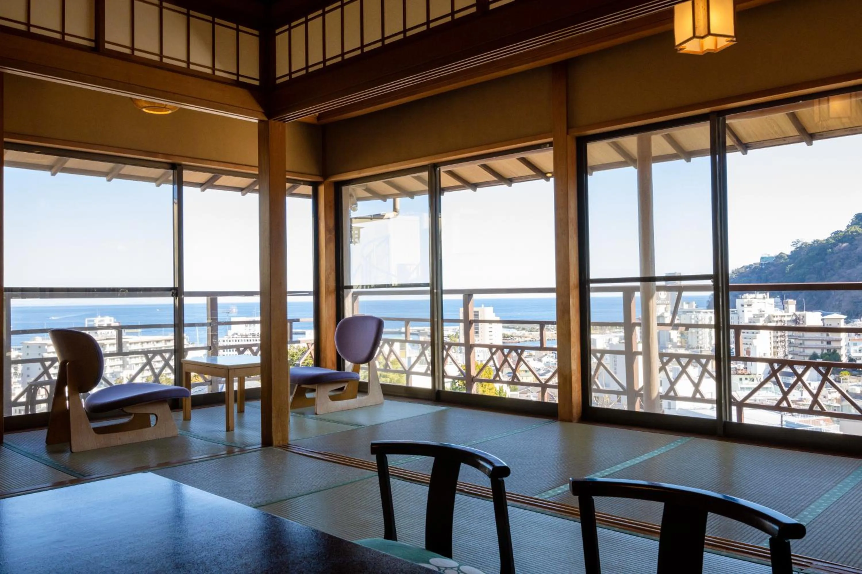 Photo of the whole room in Shin Kadoya