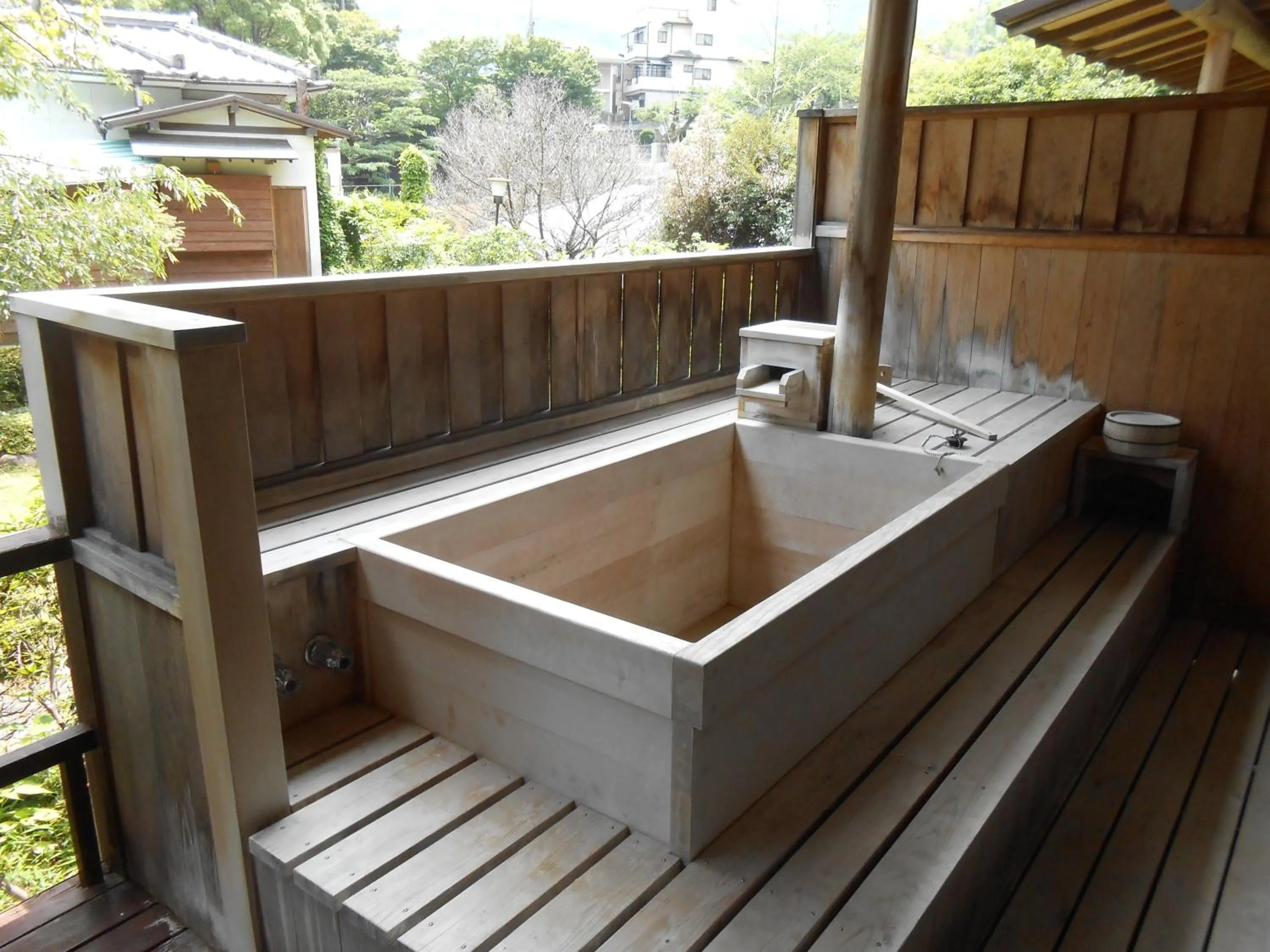 Hot Spring Bath in Shin Kadoya