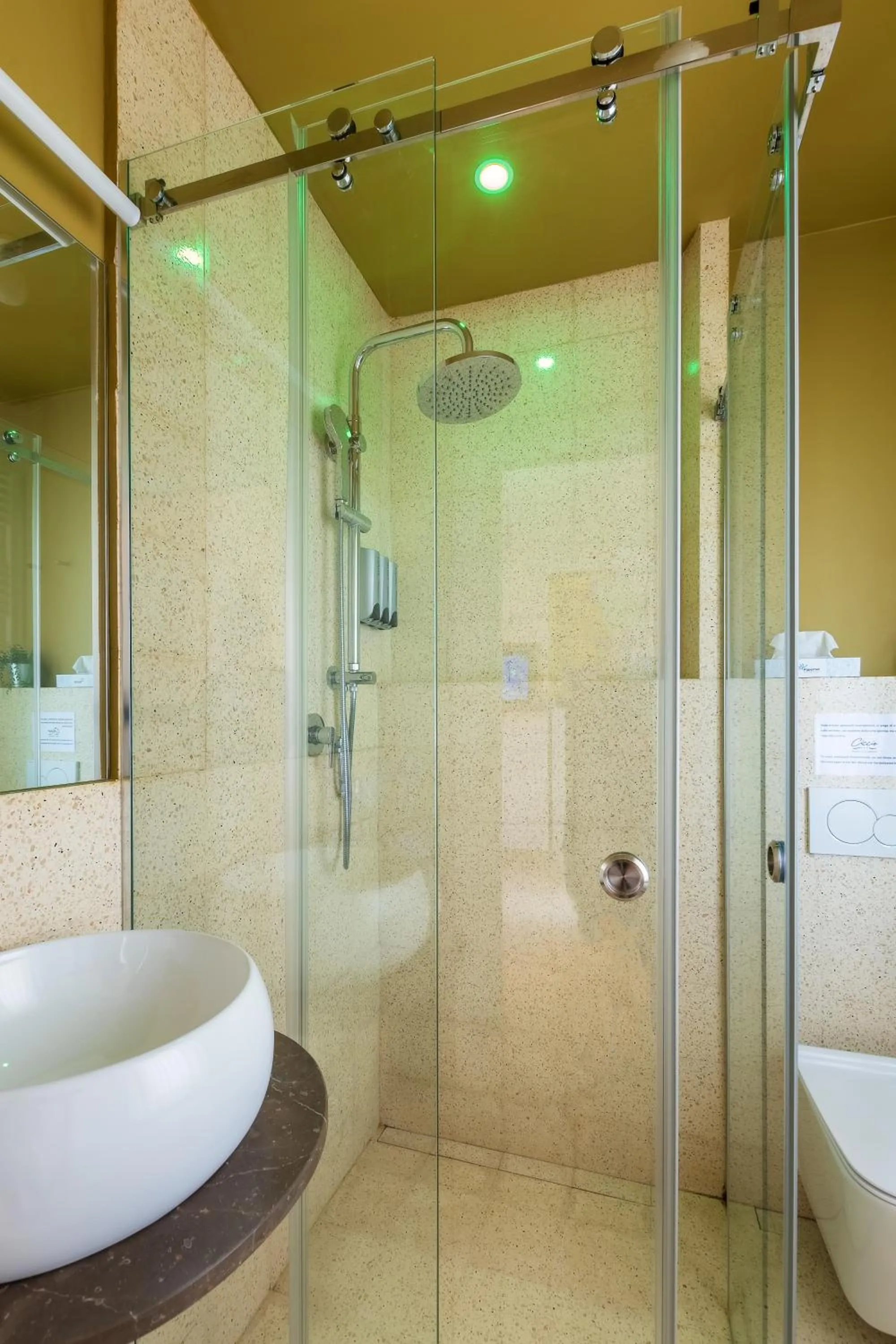 Shower in Ciccio Rooms and breakfast - Self check-in