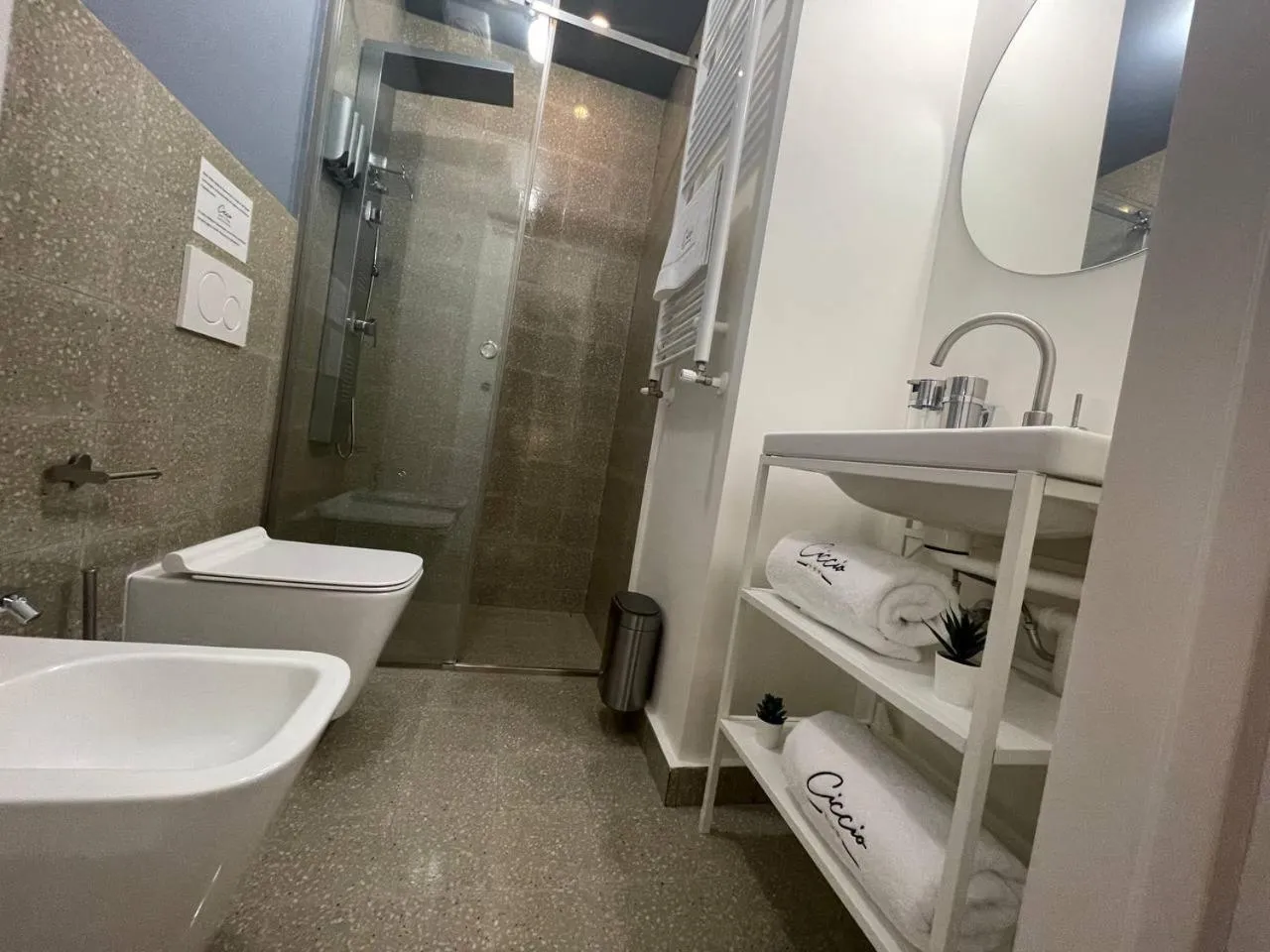 Toilet, Bathroom in Ciccio R&B di Rosaria Profeta