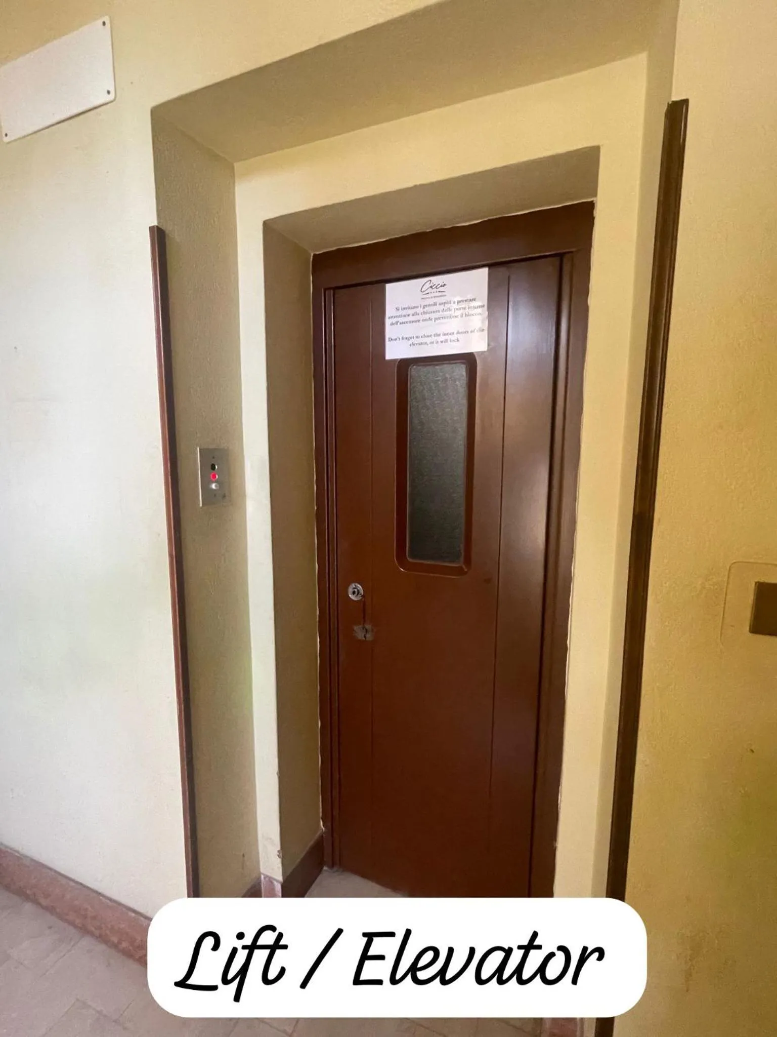 elevator, TV/Entertainment Center in Ciccio R&B di Rosaria Profeta