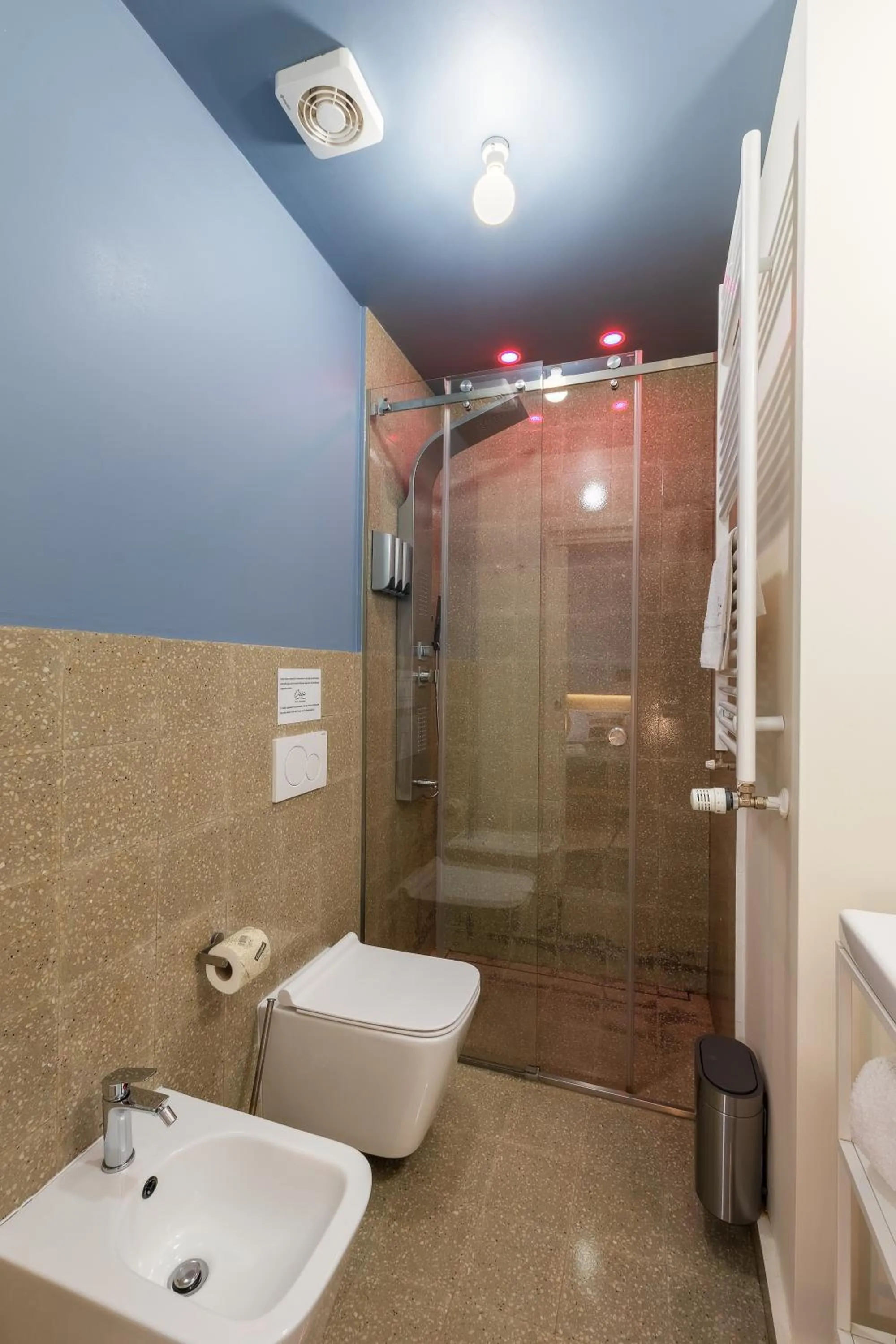 Shower in Ciccio Rooms and breakfast - Self check-in