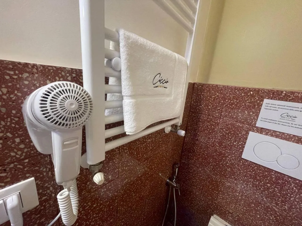 heating, Bathroom in Ciccio R&B di Rosaria Profeta