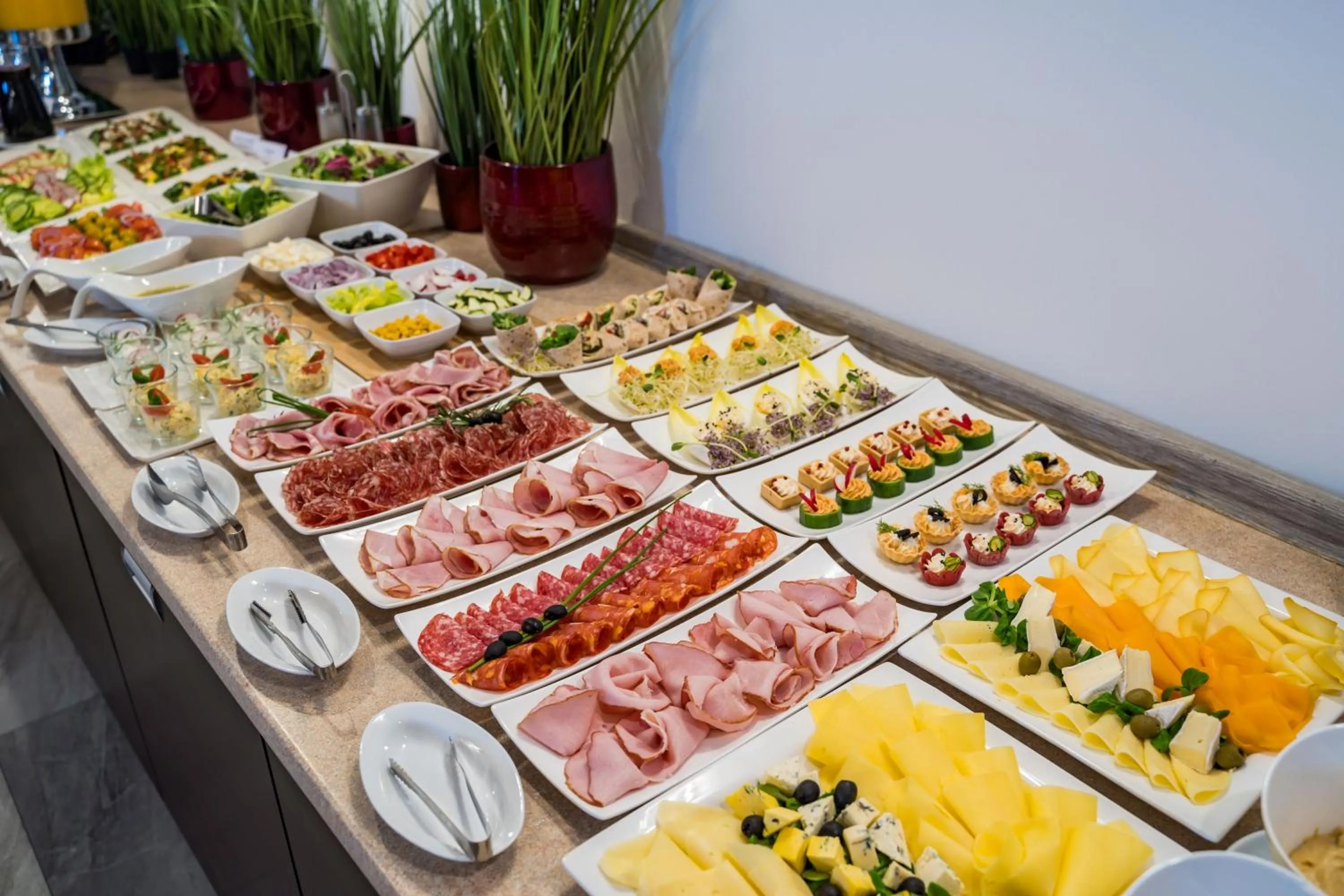 Buffet breakfast in Hotel Kuźnia Napoleońska