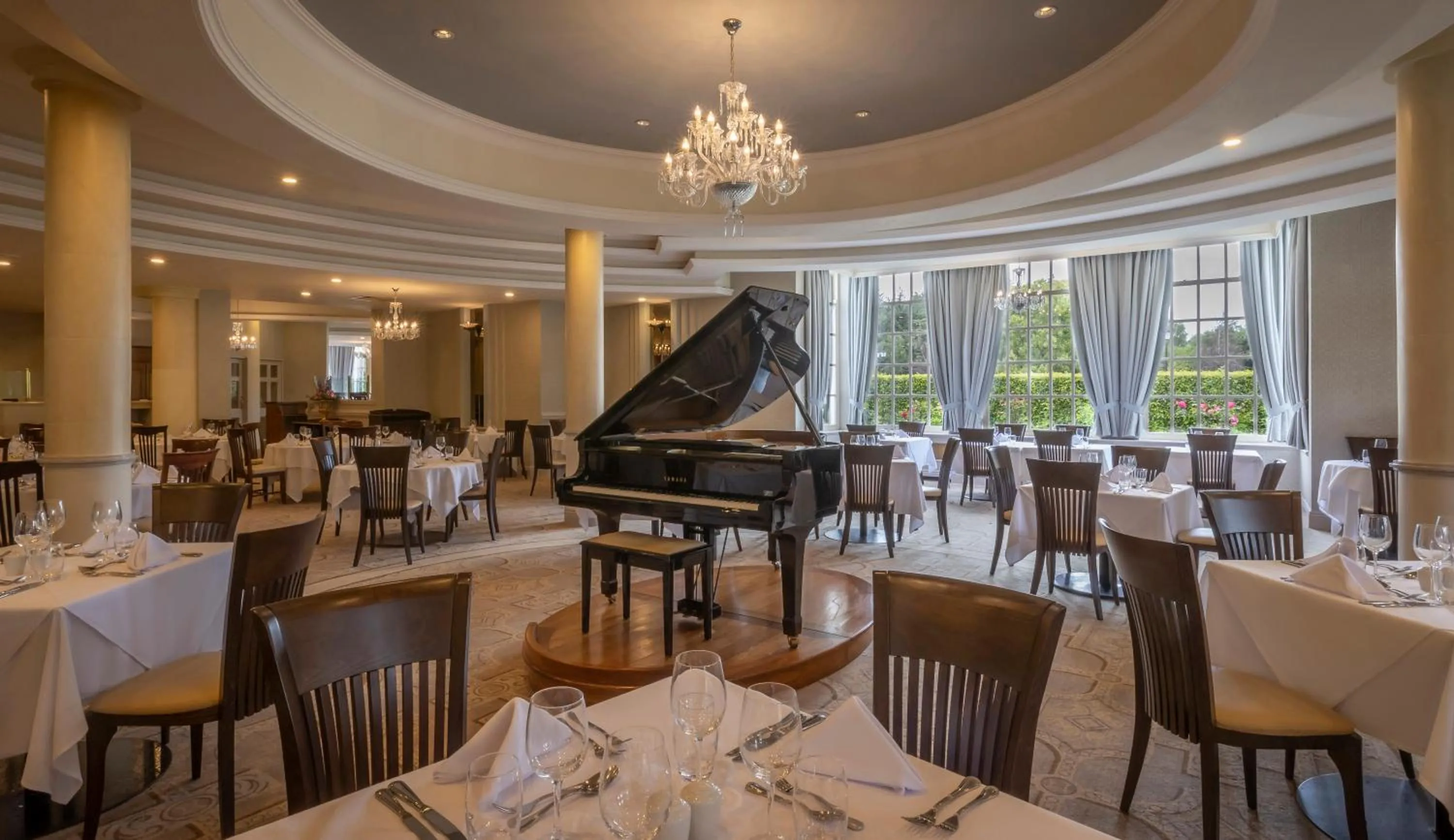 Restaurant/places to eat in Slieve Russell Hotel