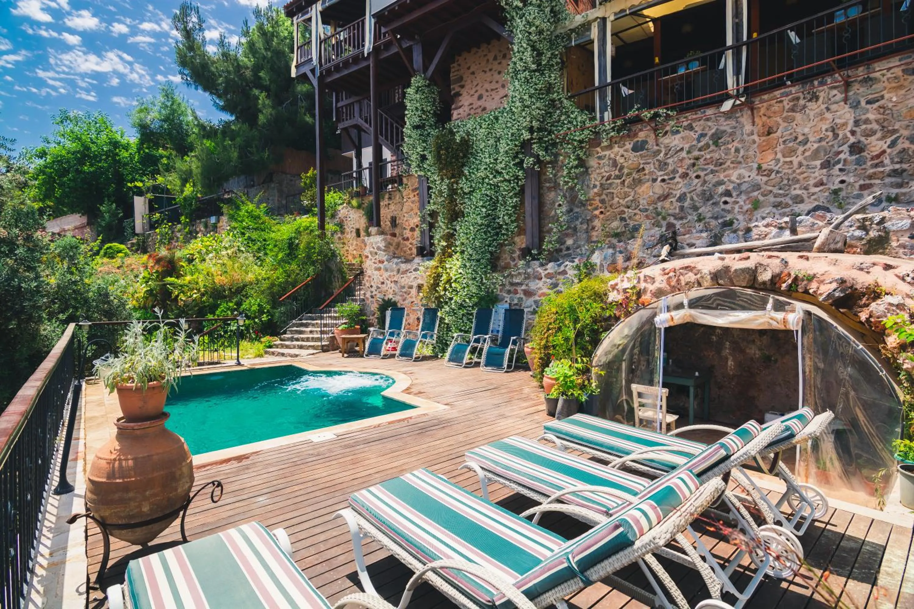 Swimming pool in Hotel Villa Turka