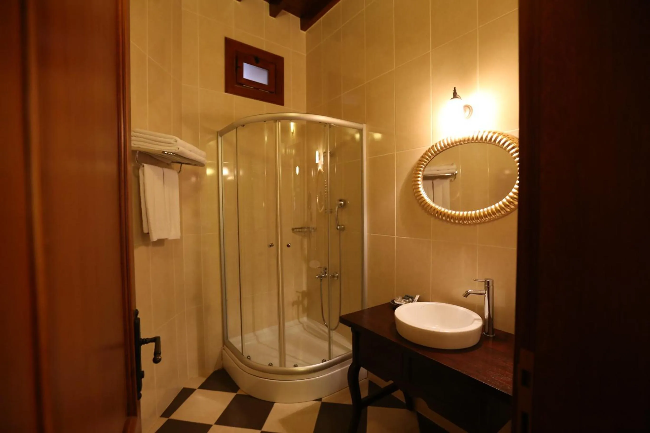 Bathroom in Hotel Villa Turka