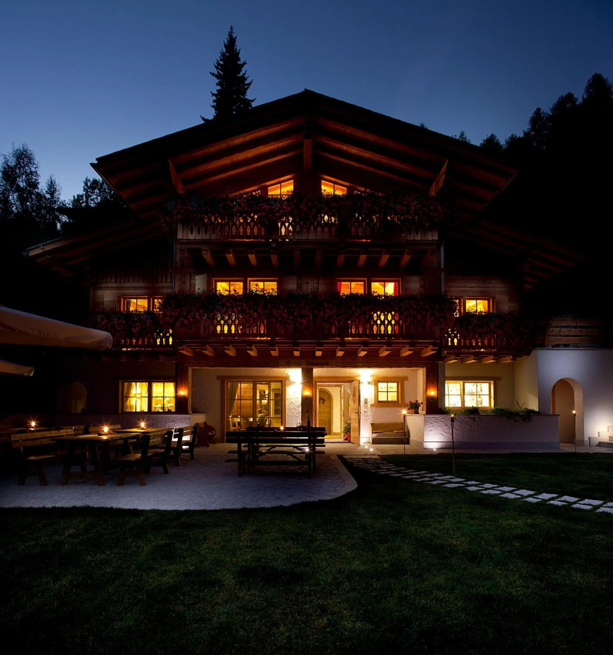 Facade/entrance in Fogajard Lovely Chalet