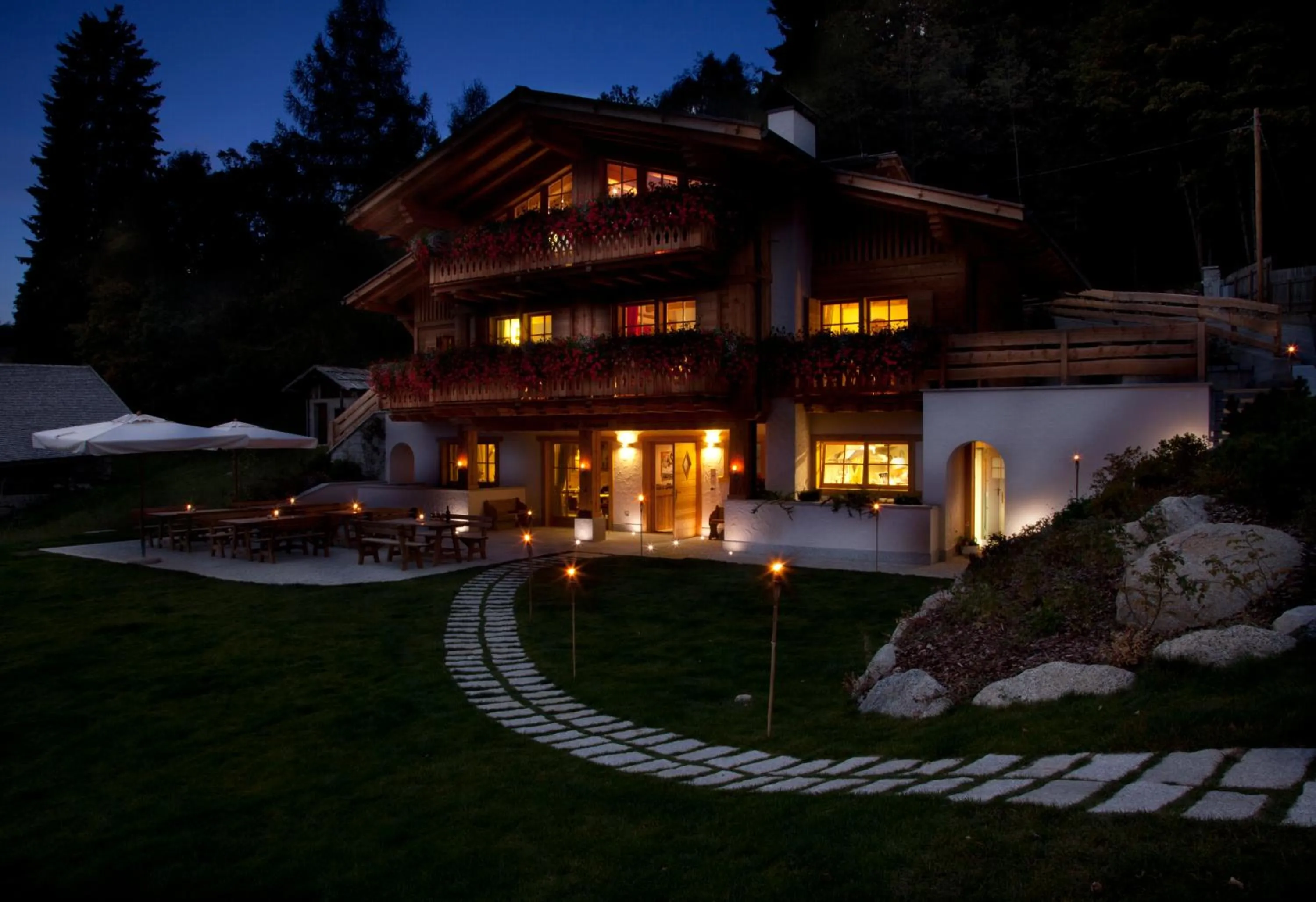 Facade/entrance in Fogajard Lovely Chalet