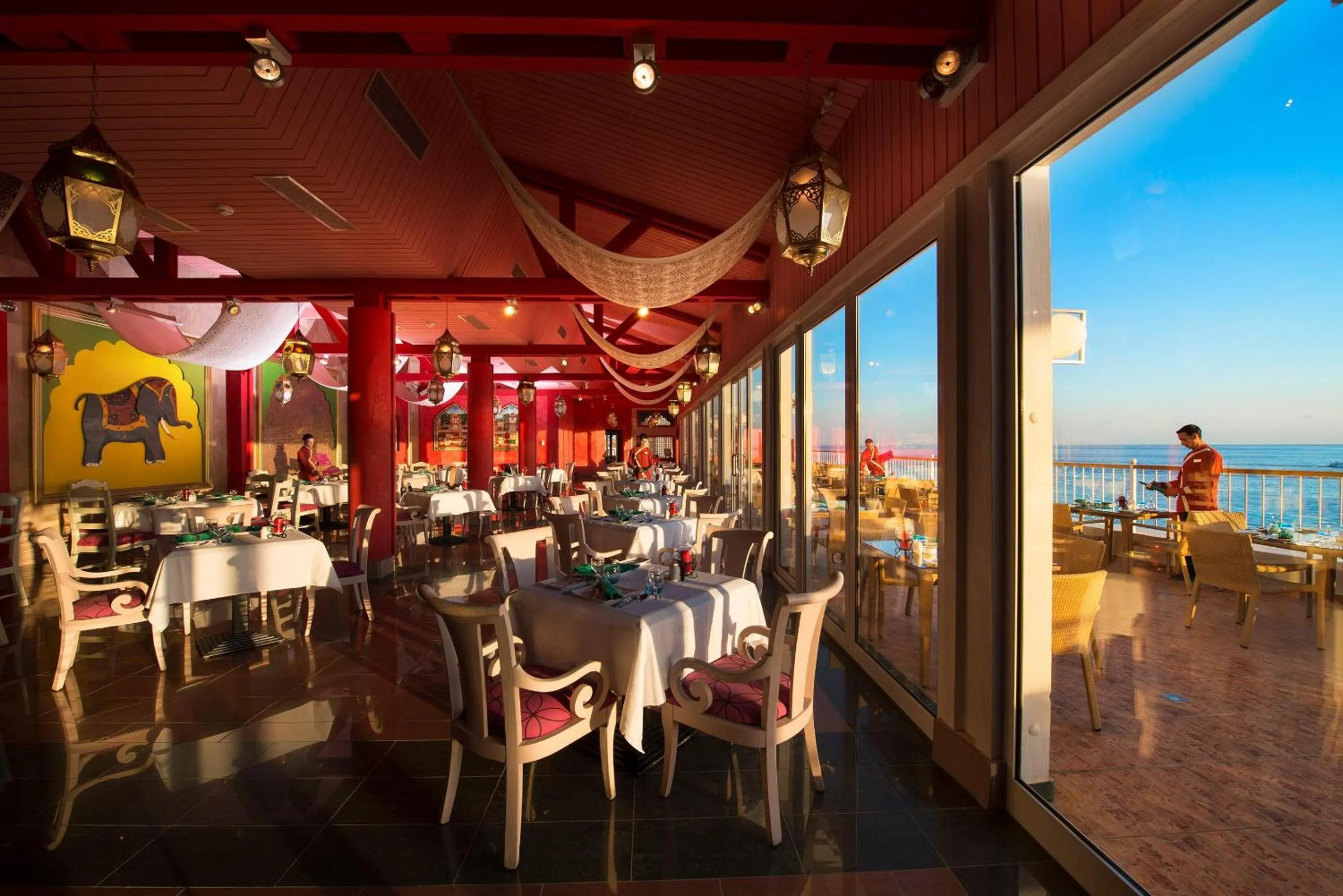 Restaurant/places to eat in Reef Oasis Beach Aqua Park Resort