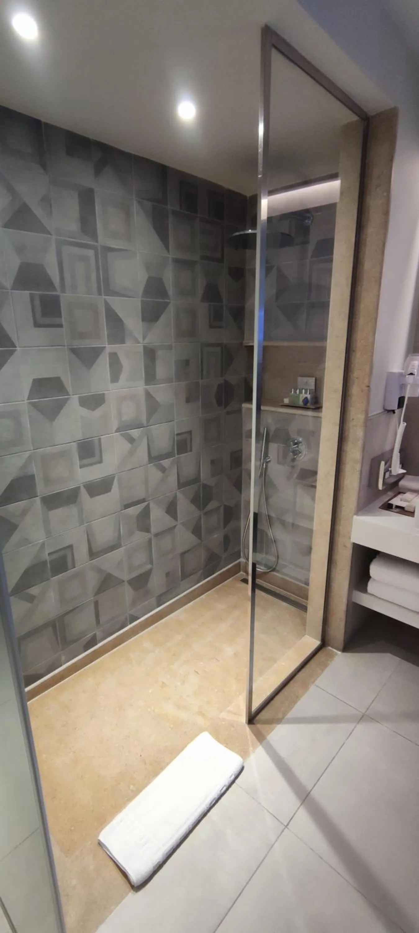 Shower in Reef Oasis Beach Aqua Park Resort