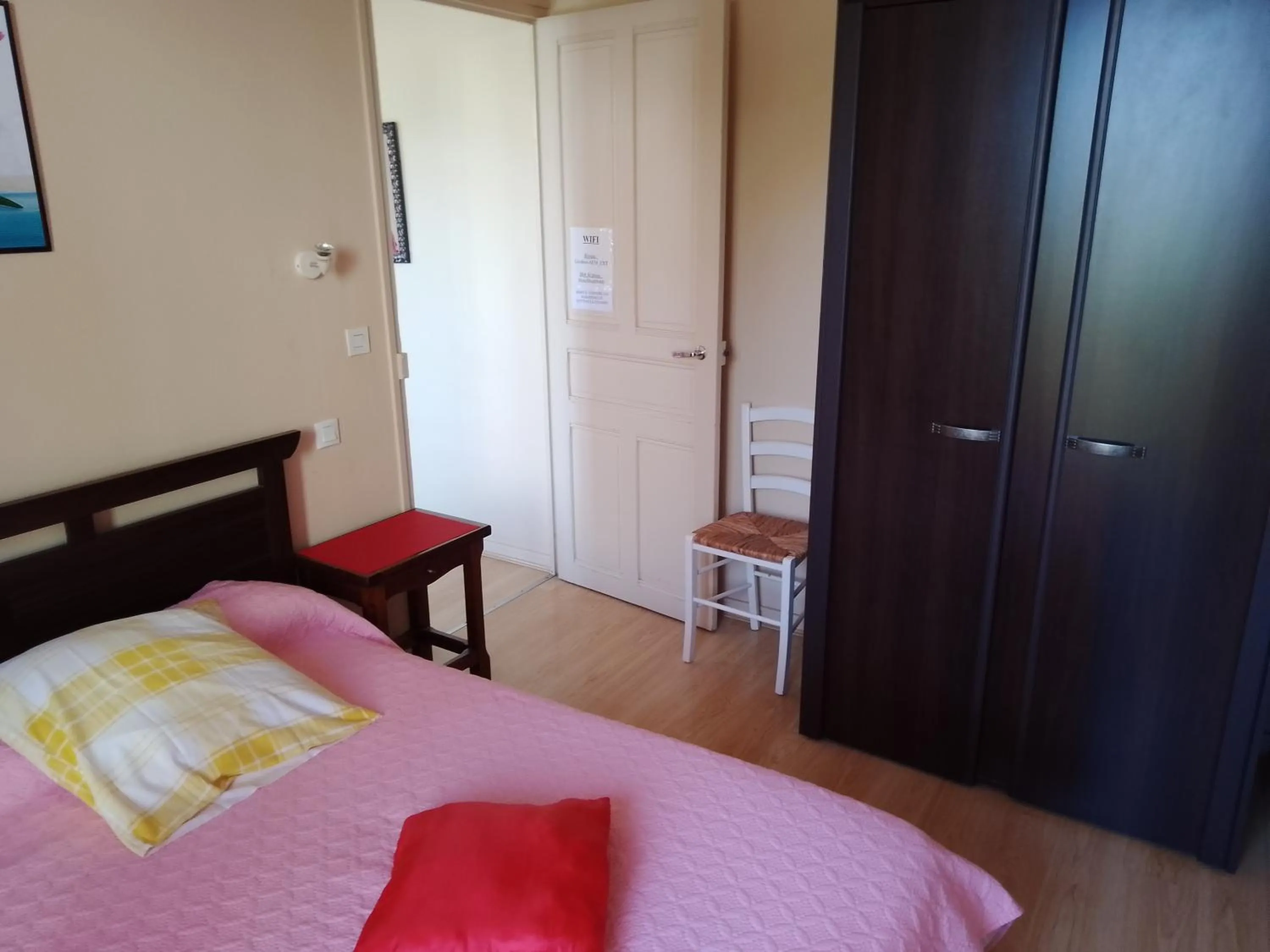 Bed in LE MODERNE VEYNES - Location d'appartements à la nuitée