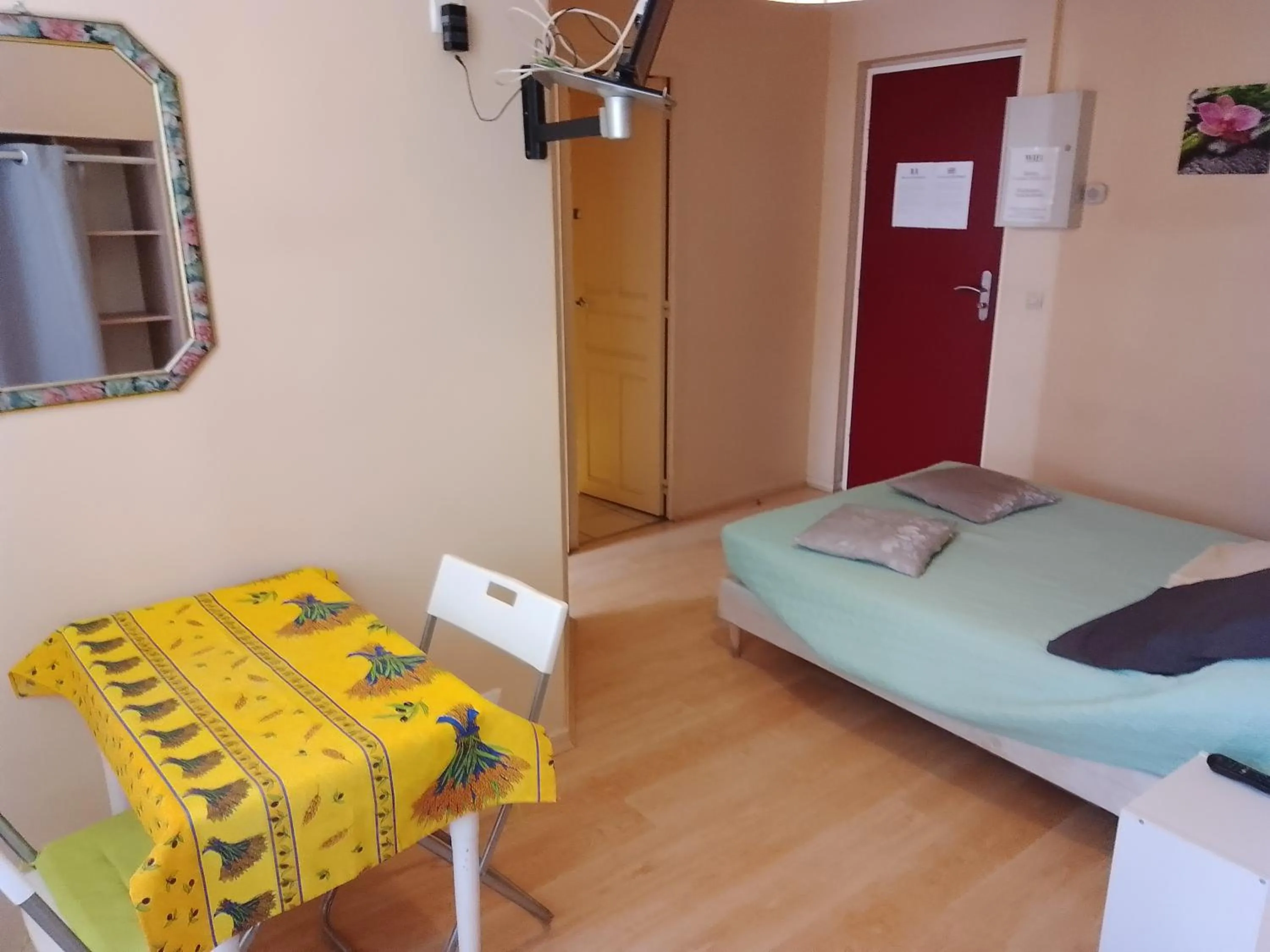 Bed in LE MODERNE VEYNES - Location d'appartements à la nuitée