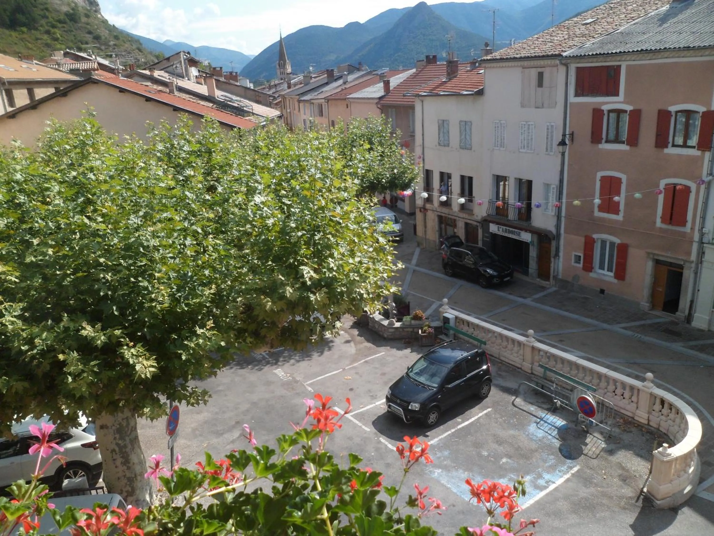 LE MODERNE VEYNES - Location d'appartements à la nuitée