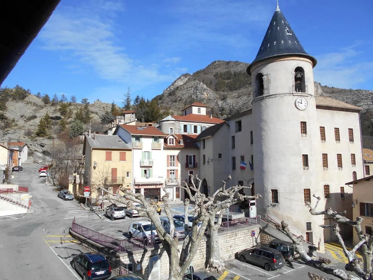 LE MODERNE VEYNES - Location d'appartements à la nuitée