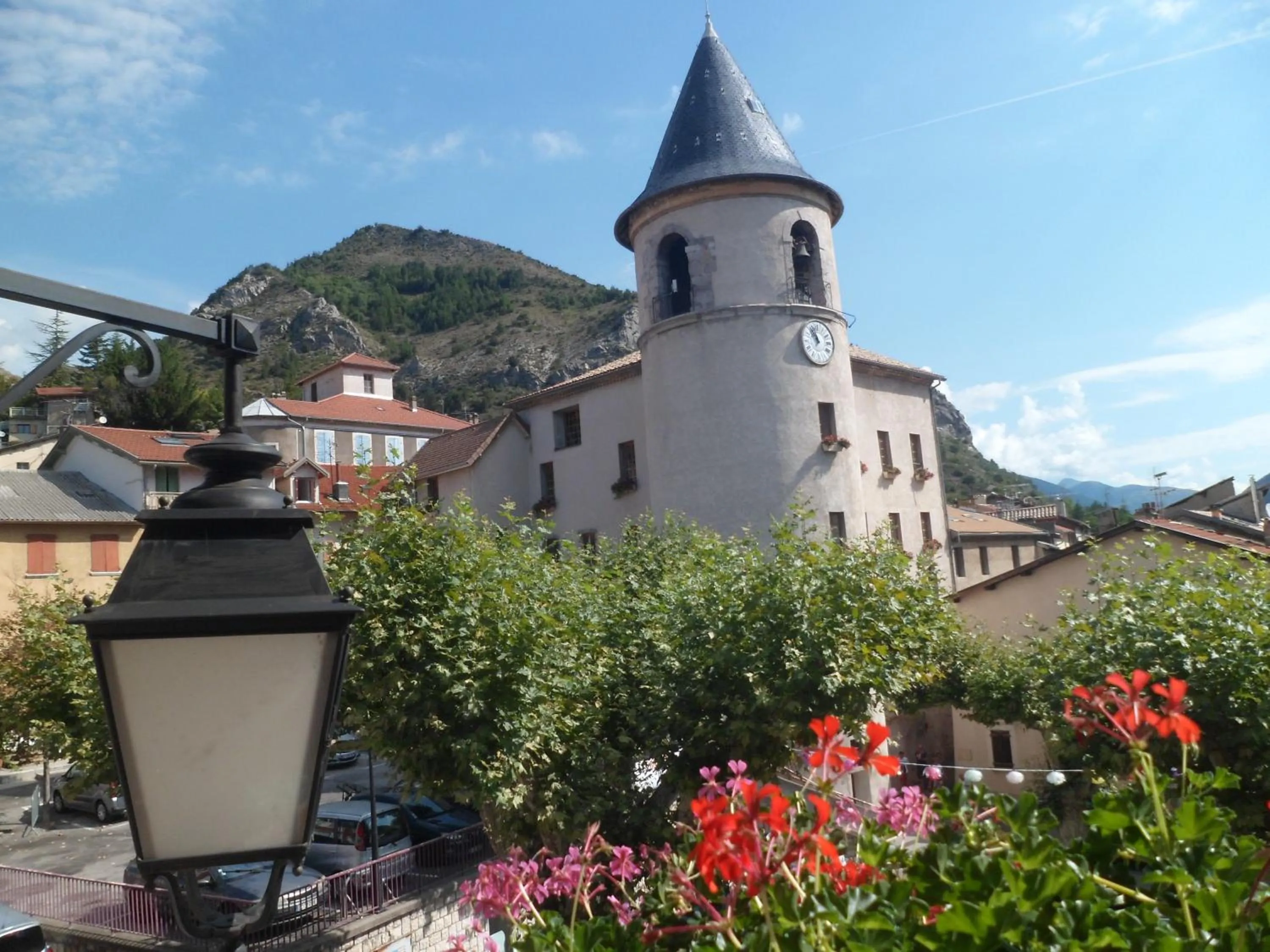 LE MODERNE VEYNES - Location d'appartements à la nuitée