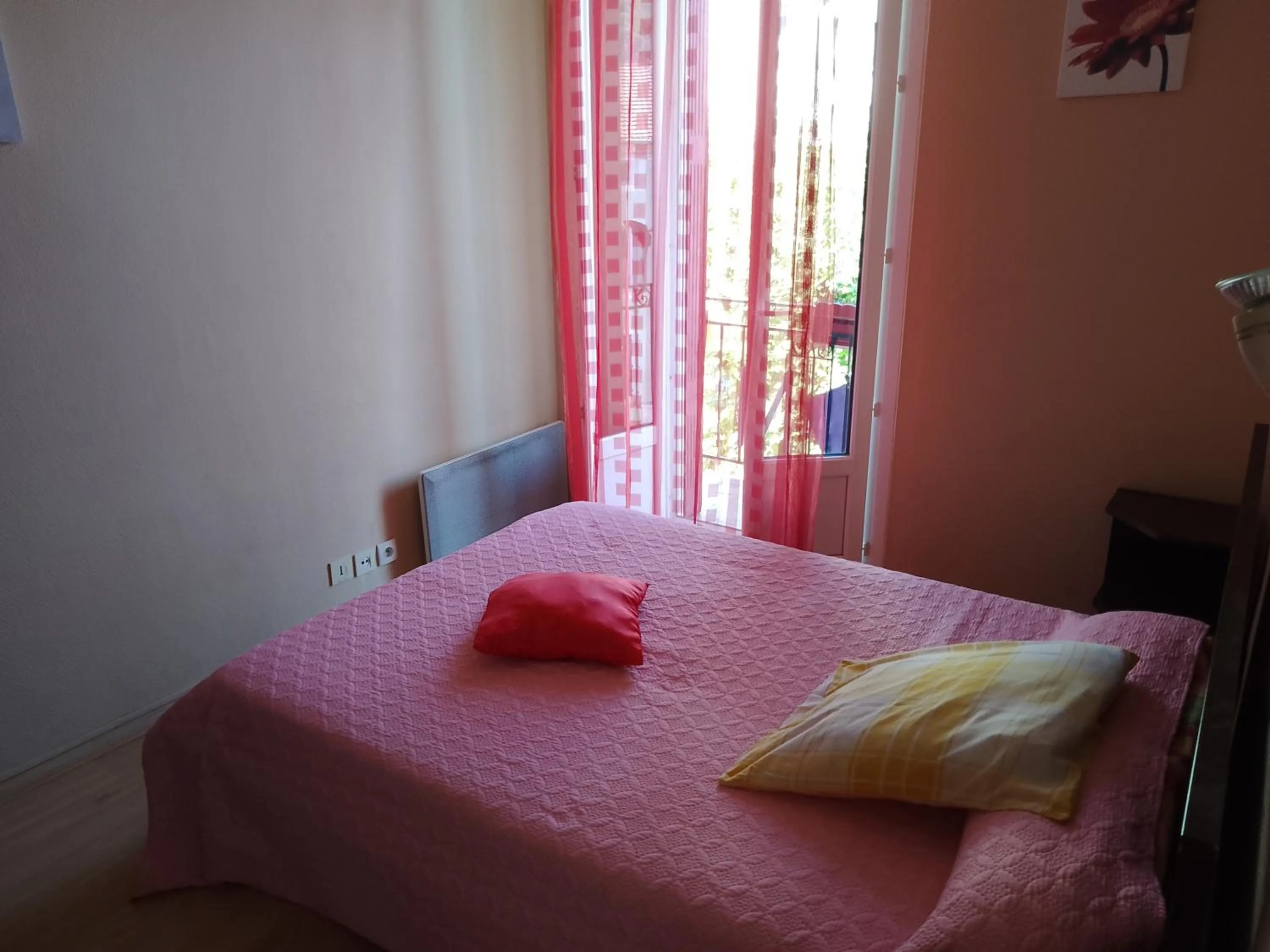 Bed in LE MODERNE VEYNES - Location d'appartements à la nuitée