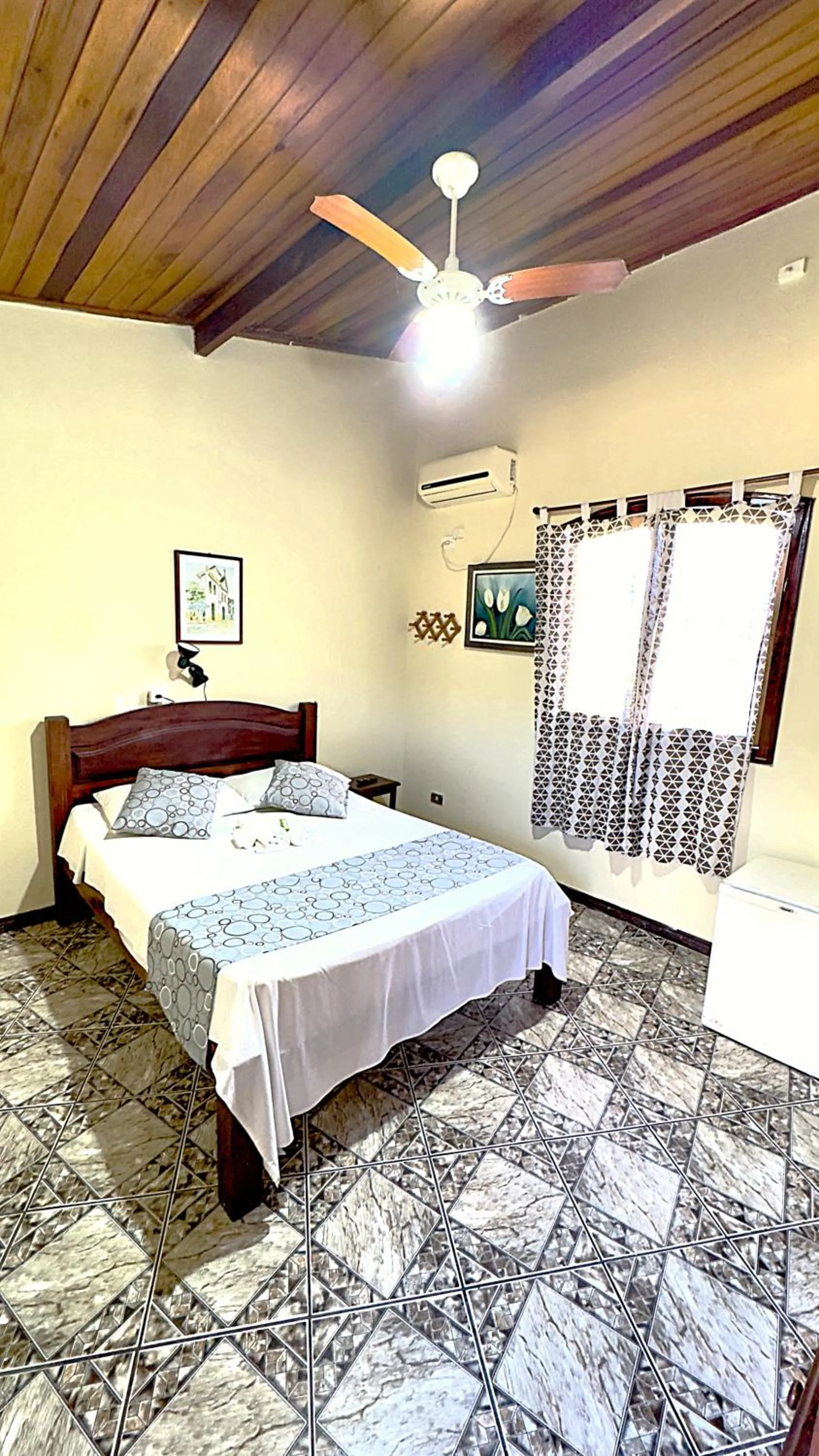 Bed in Pousada Parque Imperial no centro de Paraty