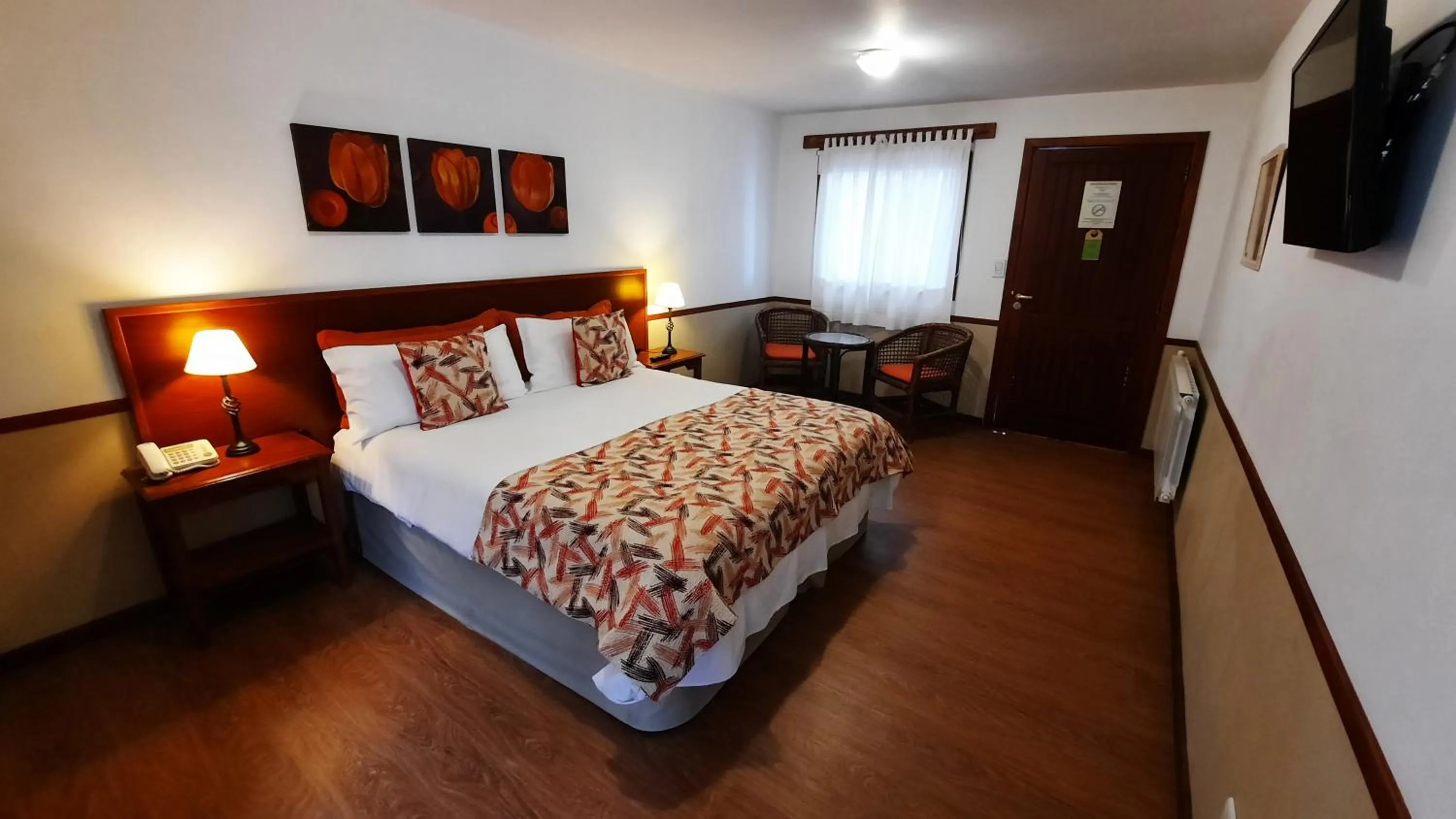 Photo of the whole room, Bed in Hotel Austral Ushuaia