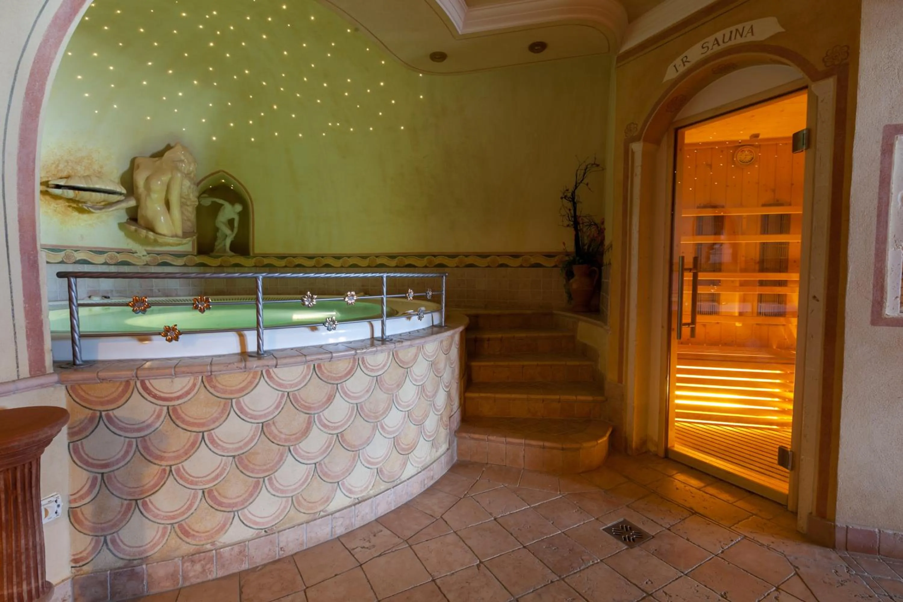 Hot Tub in Sporting Hotel