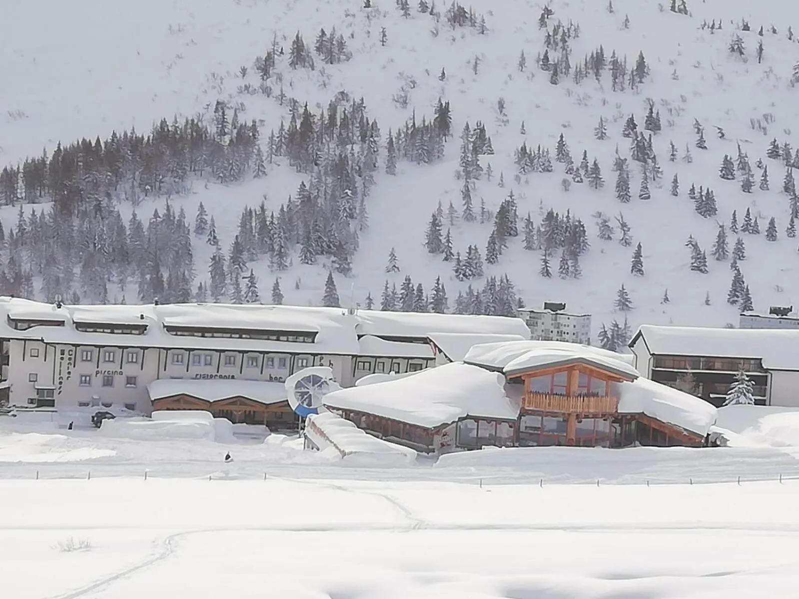 Property building in Sporting Hotel